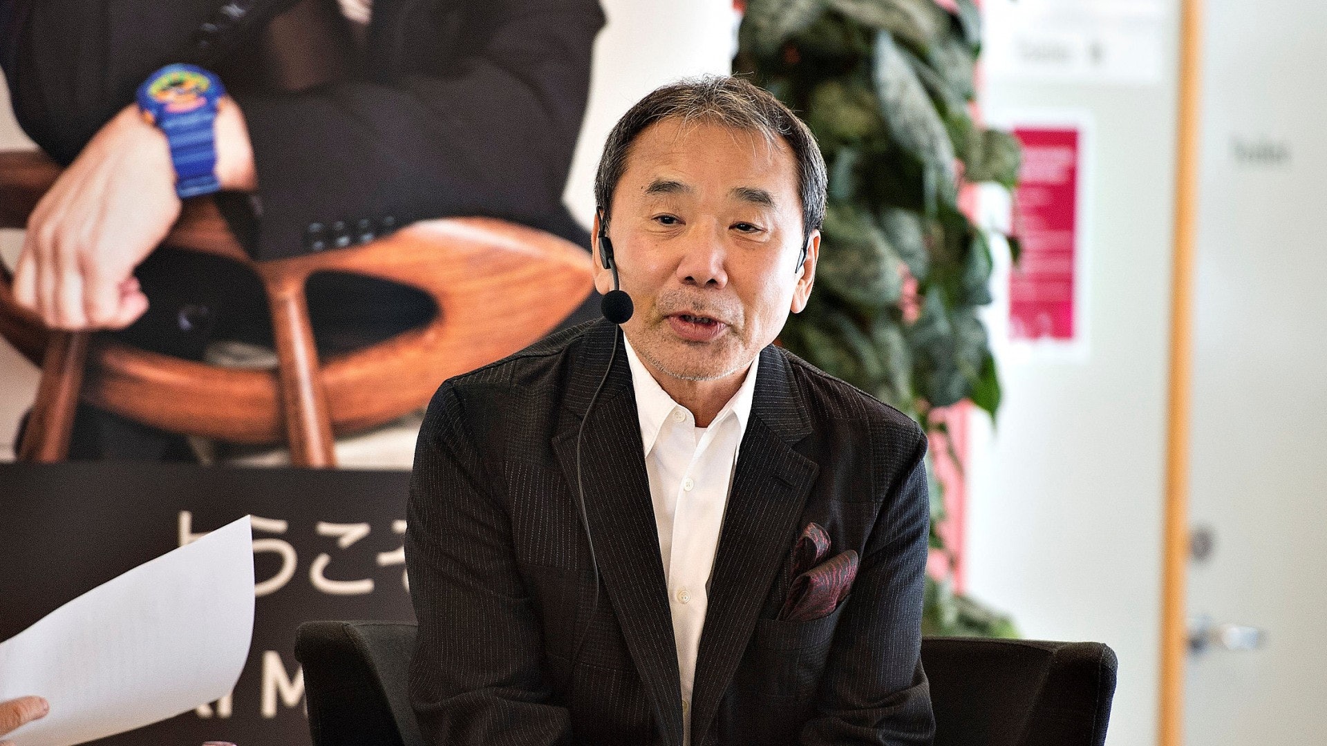 村上春樹「撈過界」擔任DJ:寫作風格師承音樂 村上春樹「撈過界」擔任DJ:寫作風格師承音樂