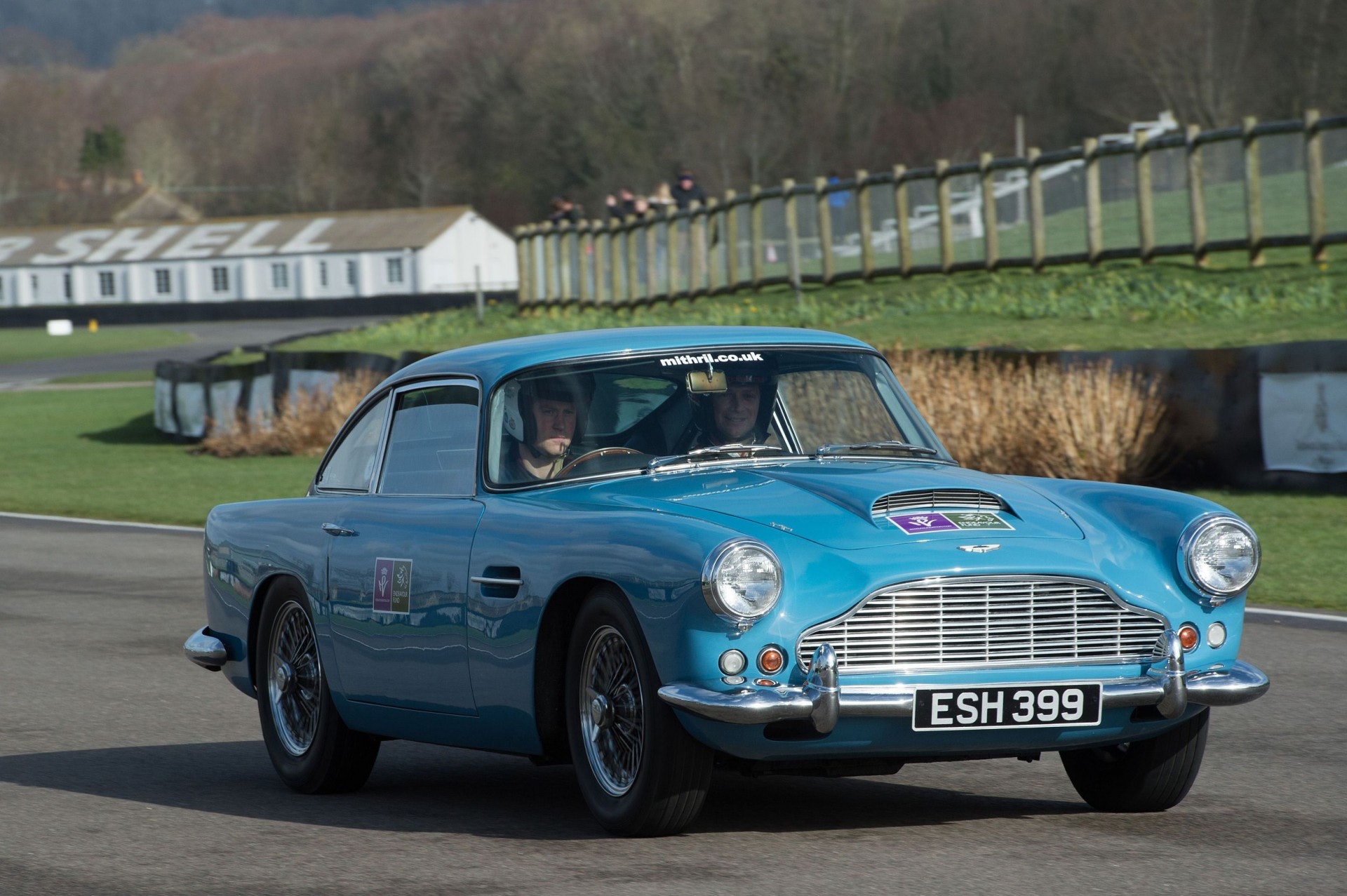 Aston Martin是英國國寶級GT跑車,威廉王子曾駕駛DB4參與Goodwood古典車賽道日。(VCG) Aston Martin是英國國寶級GT跑車,威廉王子曾駕駛DB4參與Goodwood古典車賽道日。(VCG)