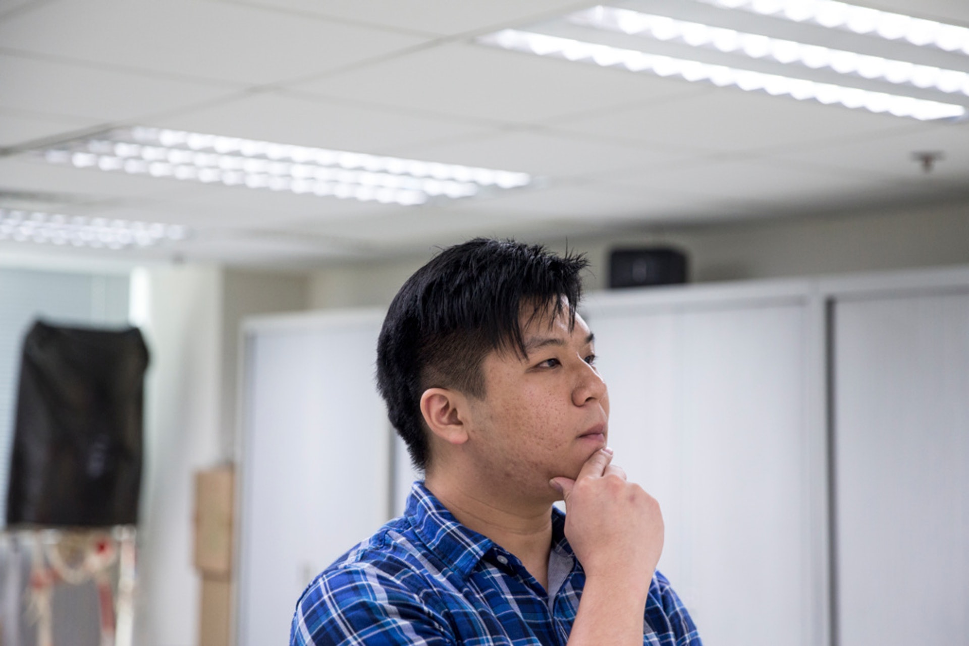 盧藝賢表示願意承擔梁耀忠facebook小編的責任,但到底由誰來做下一個梁耀忠,就令他頭痛。(羅君豪攝) 盧藝賢表示願意承擔梁耀忠facebook小編的責任,但到底由誰來做下一個梁耀忠,就令他頭痛。(羅君豪攝)
