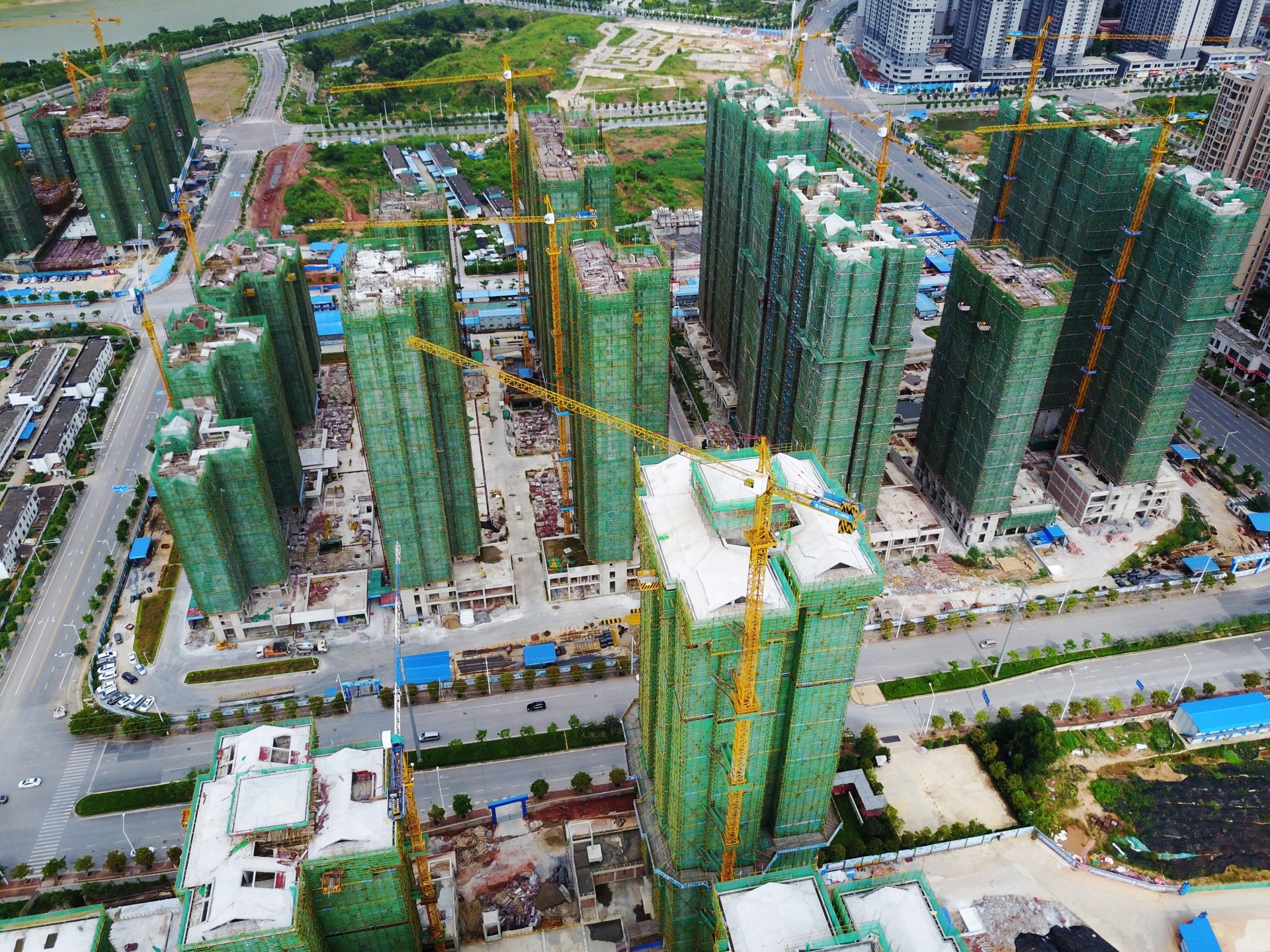 【中午收市】A股爆上帶動恒指彈升255點　內房股表現佳