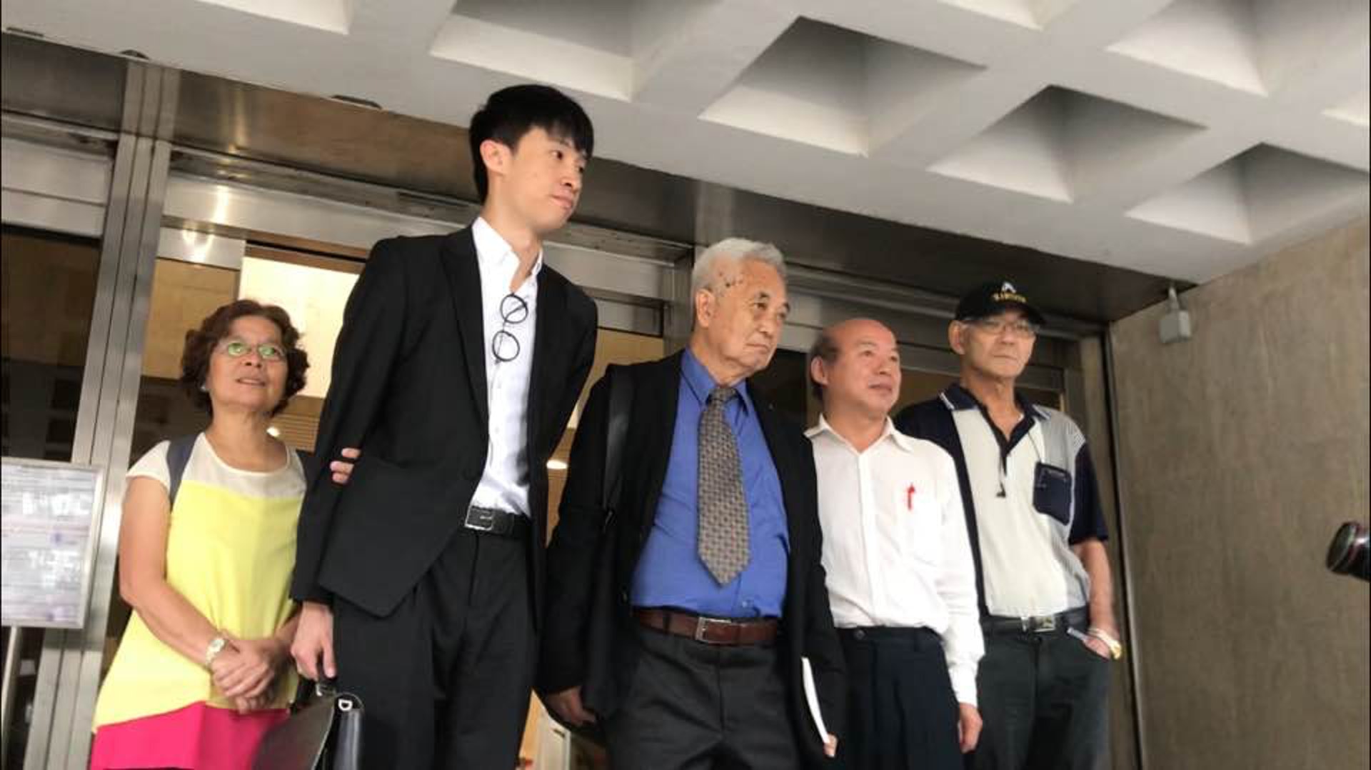梁頌恆及郭卓堅今到法庭申請禁制令。(林樂兒攝) 梁頌恆及郭卓堅今到法庭申請禁制令。(林樂兒攝)