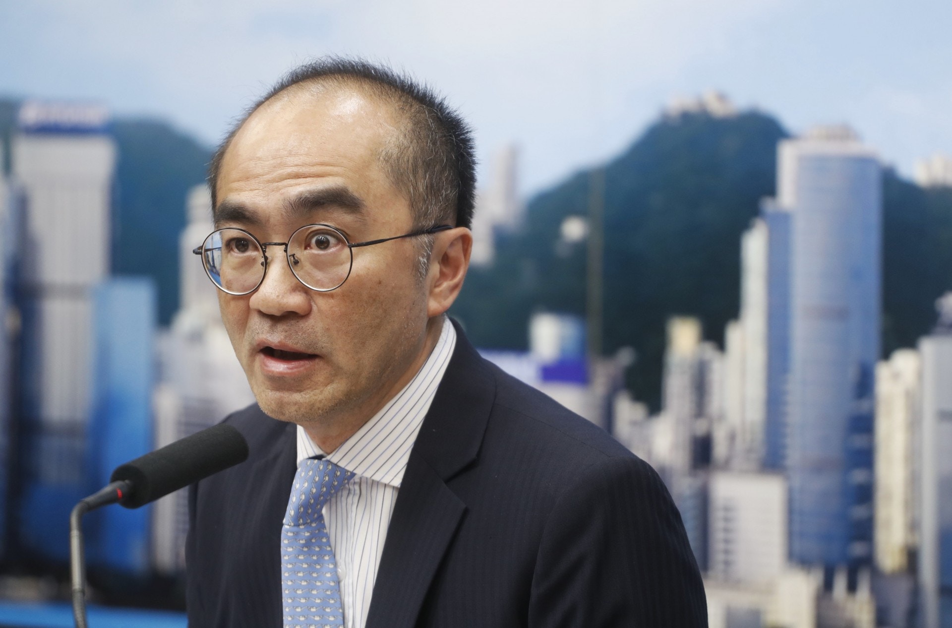 港府顧問：貿易戰或拖低增長0.1% 下半年經濟漸放緩