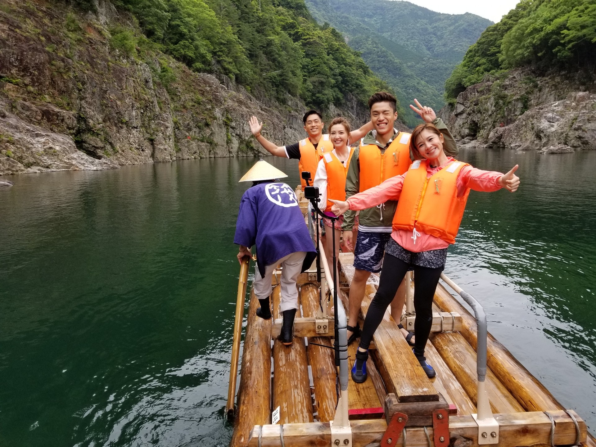 依家仲風平浪靜,等陣玩激流就依嘩鬼叫! 依家仲風平浪靜,等陣玩激流就依嘩鬼叫!