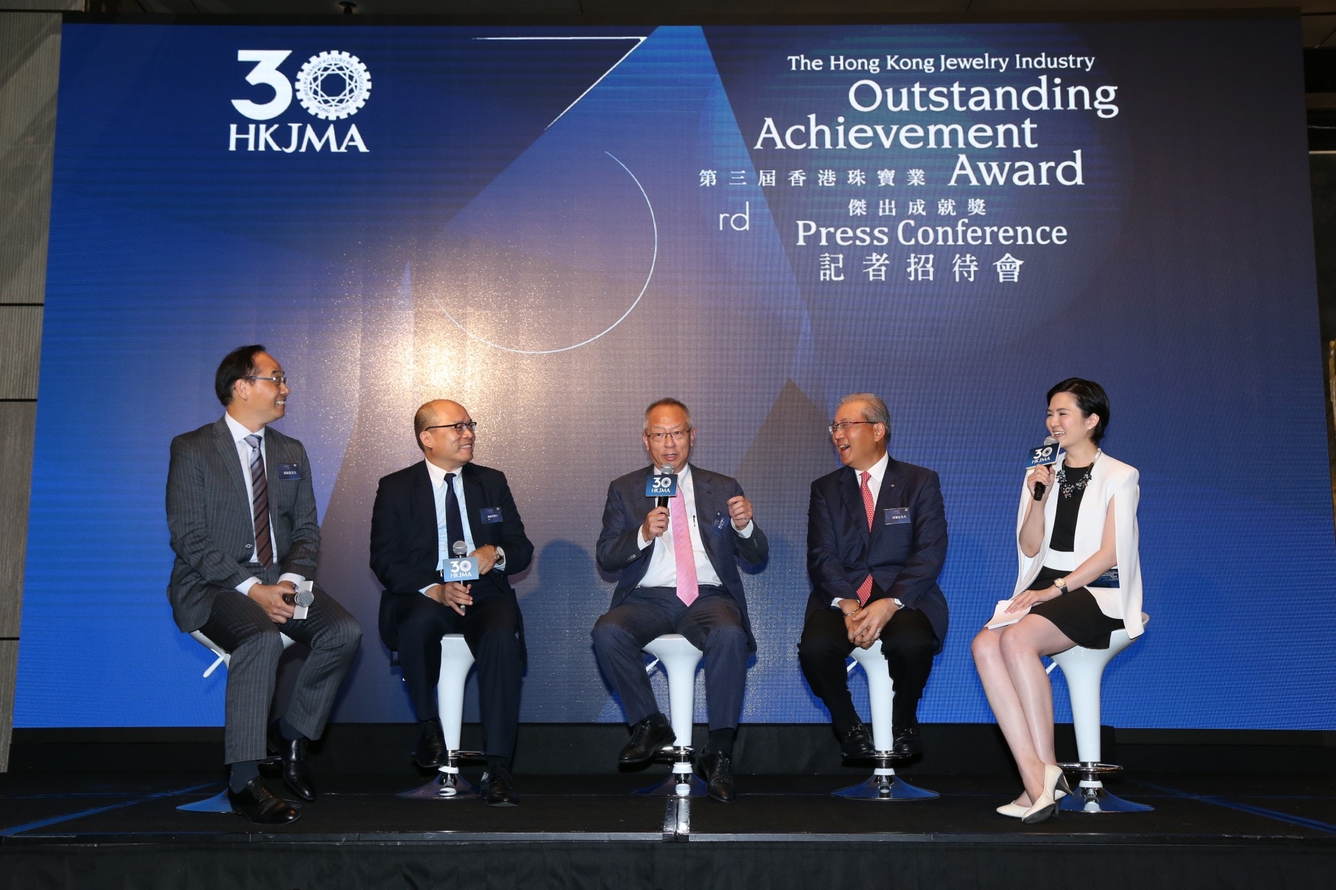 é¦¬å¢å®ï¼å³äºï¼è¡¨ç¤ºï¼ä¸åå¹´é¶å®æ¥­å¾©ç¦ä¸¦ä¸å¨é¢ï¼ä¸­å°åé¶å®ååæ æéãï¼å» åææä¾ï¼