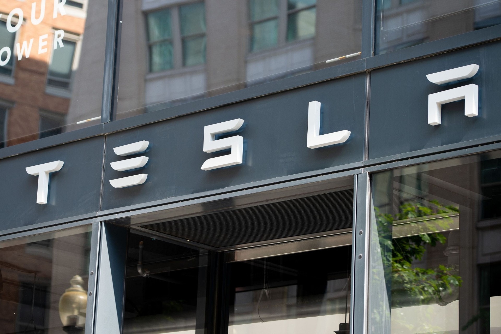 大摩停止分析Tesla　惹外界揣測或參與私有化計劃