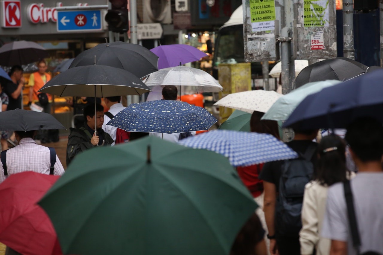 根據天文台的9天天氣預報,9月前都會有驟雨。(資料圖片/蔡正邦攝) 根據天文台的9天天氣預報,9月前都會有驟雨。(資料圖片/蔡正邦攝)