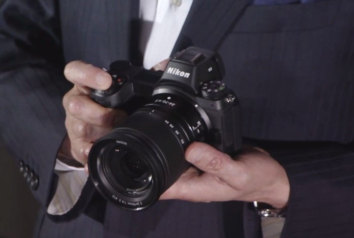 早前Nikon在日本舉行全球發布會，F少無反機身比傳統單反輕巧得多。