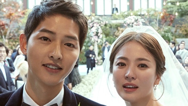 宋仲基宋慧喬結婚快1年仍是熱戀期 訪問放閃大讚:我老婆好靚! 宋仲基宋慧喬結婚快1年仍是熱戀期 訪問放閃大讚:我老婆好靚!