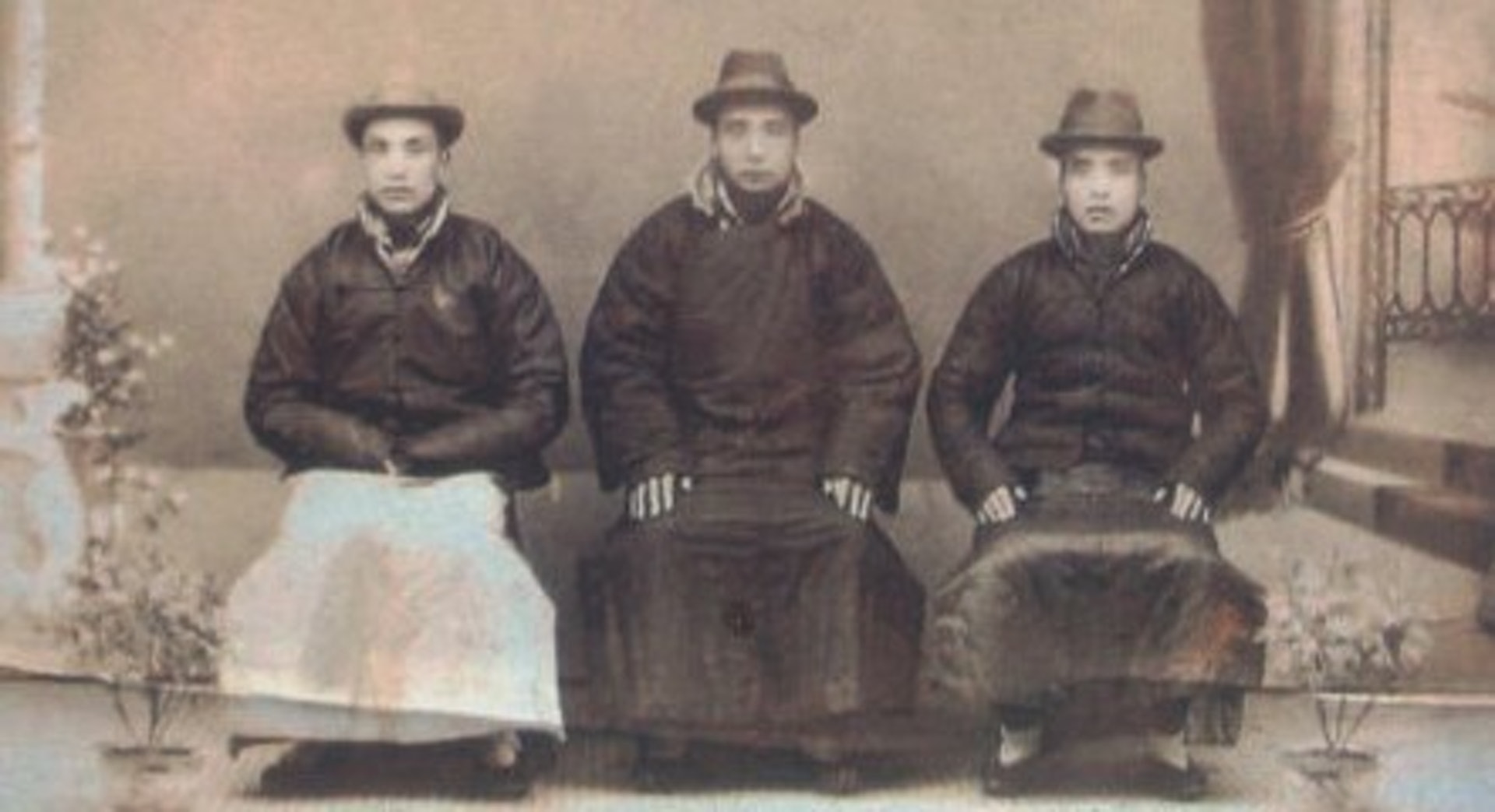 「定興三李」合照,左起李耀亭、李彩亭、李星階,圖片擷取自http://bit.ly/2Ng5pQT 「定興三李」合照,左起李耀亭、李彩亭、李星階,圖片擷取自http://bit.ly/2Ng5pQT