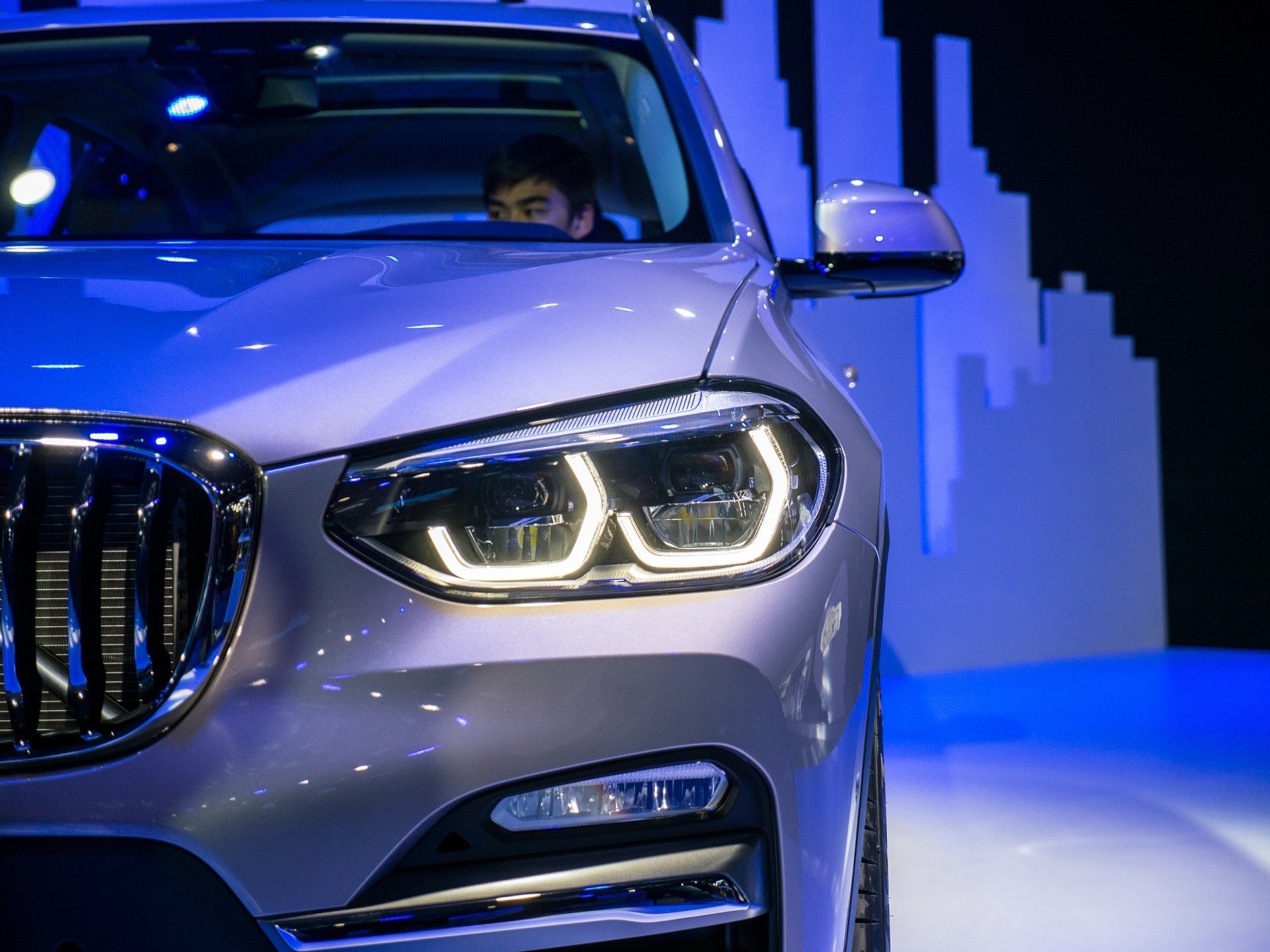 異動股】華晨汽車抽升11% 中期多賺54%