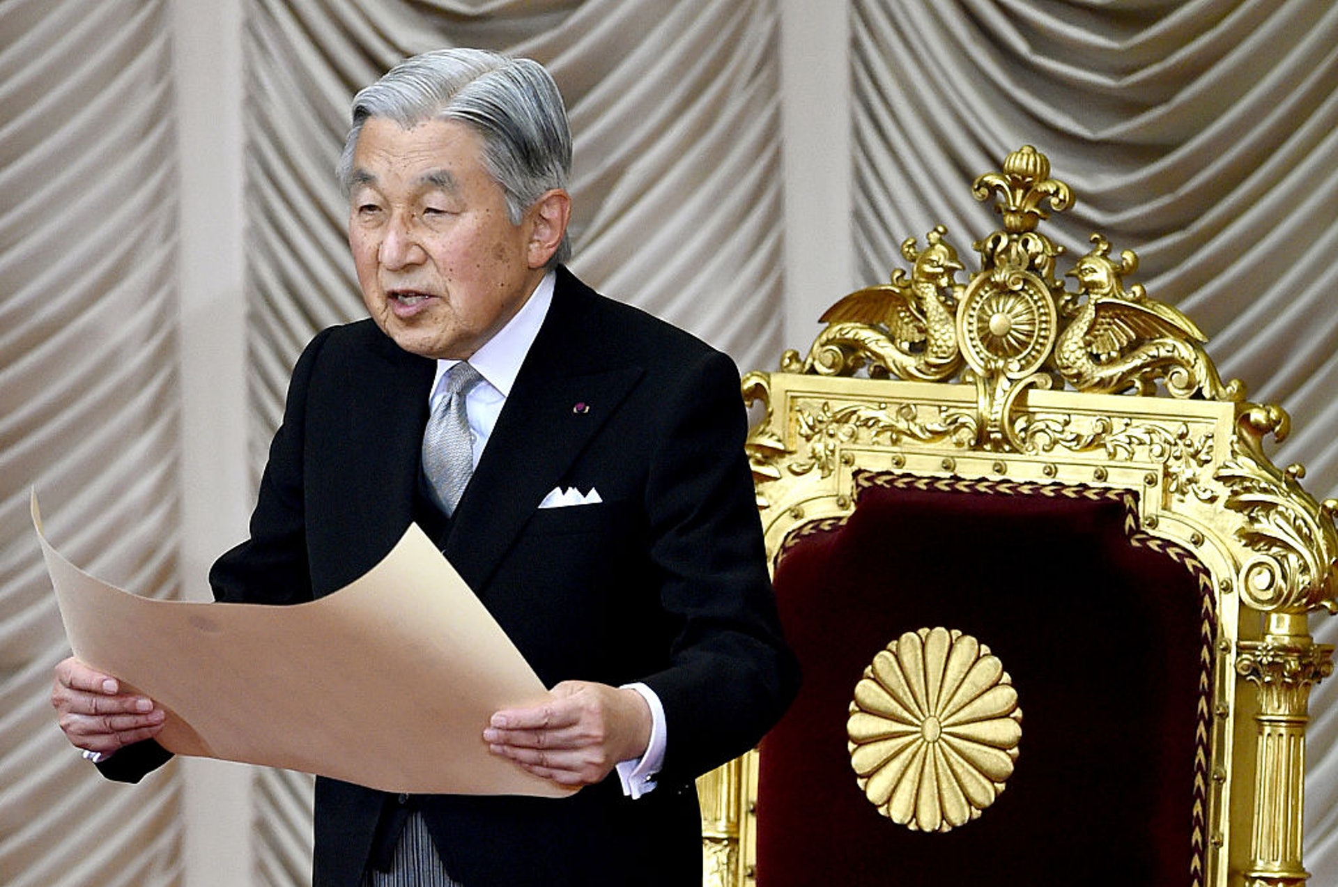 日皇明仁昨日發表全國電視講話。(Getty Images) 日皇明仁昨日發表全國電視講話。(Getty Images)