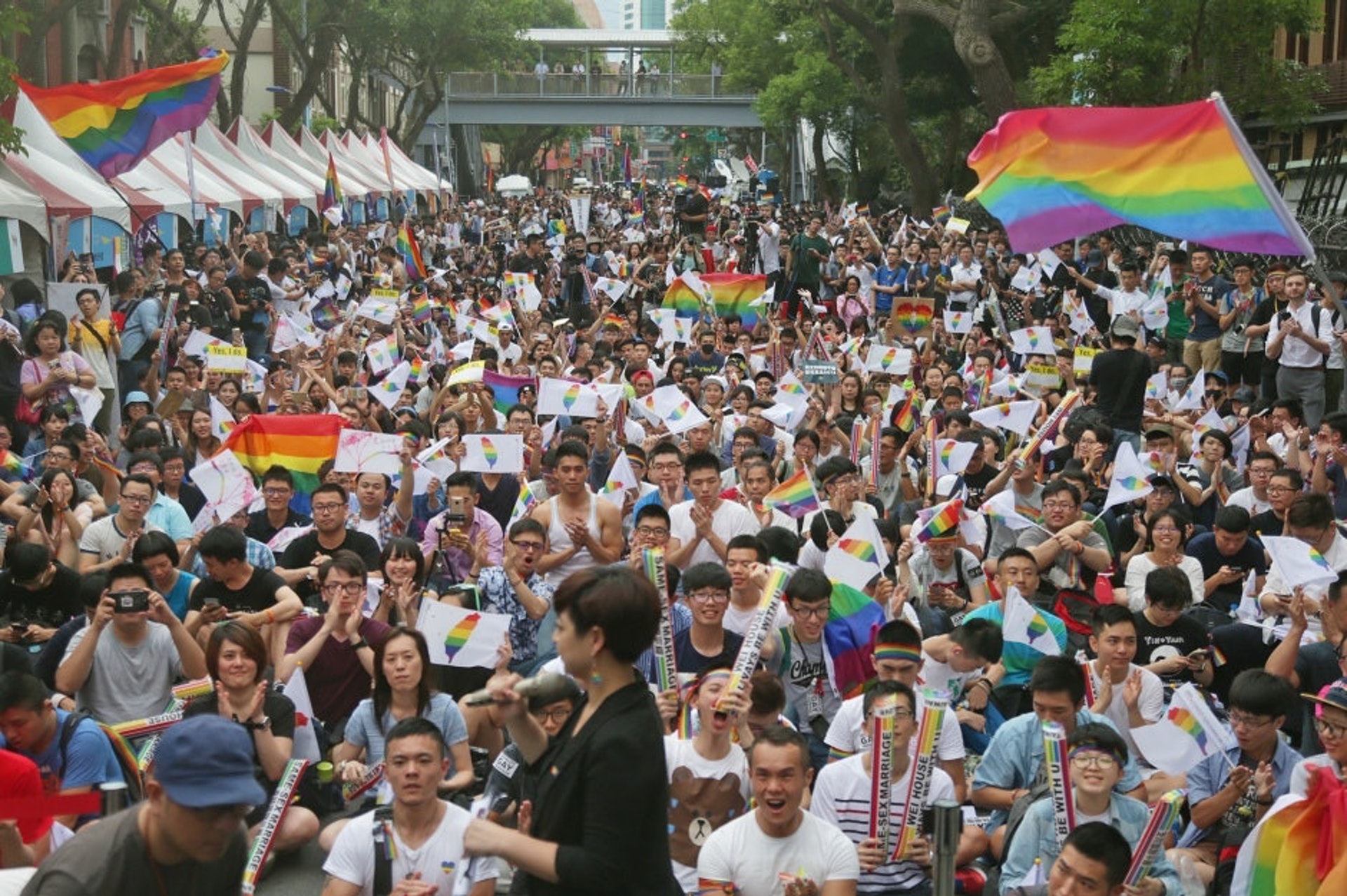台灣司法院於2018年5月宣布禁止同性婚姻違憲，民眾上街慶祝。（資料圖片）