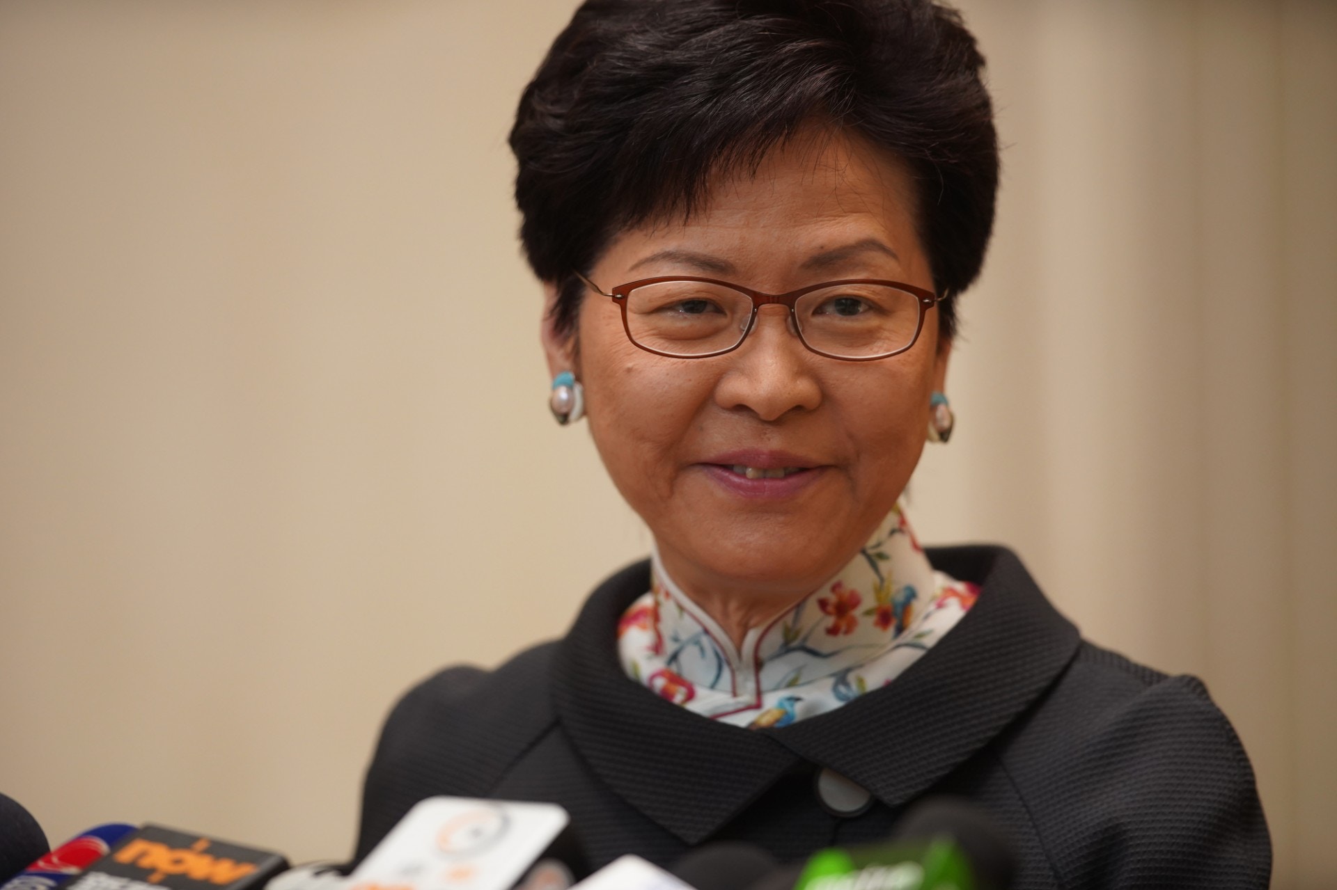 被問眾志成員遭國安帶走 林鄭不提「眾志」二字 稱無收內地通報