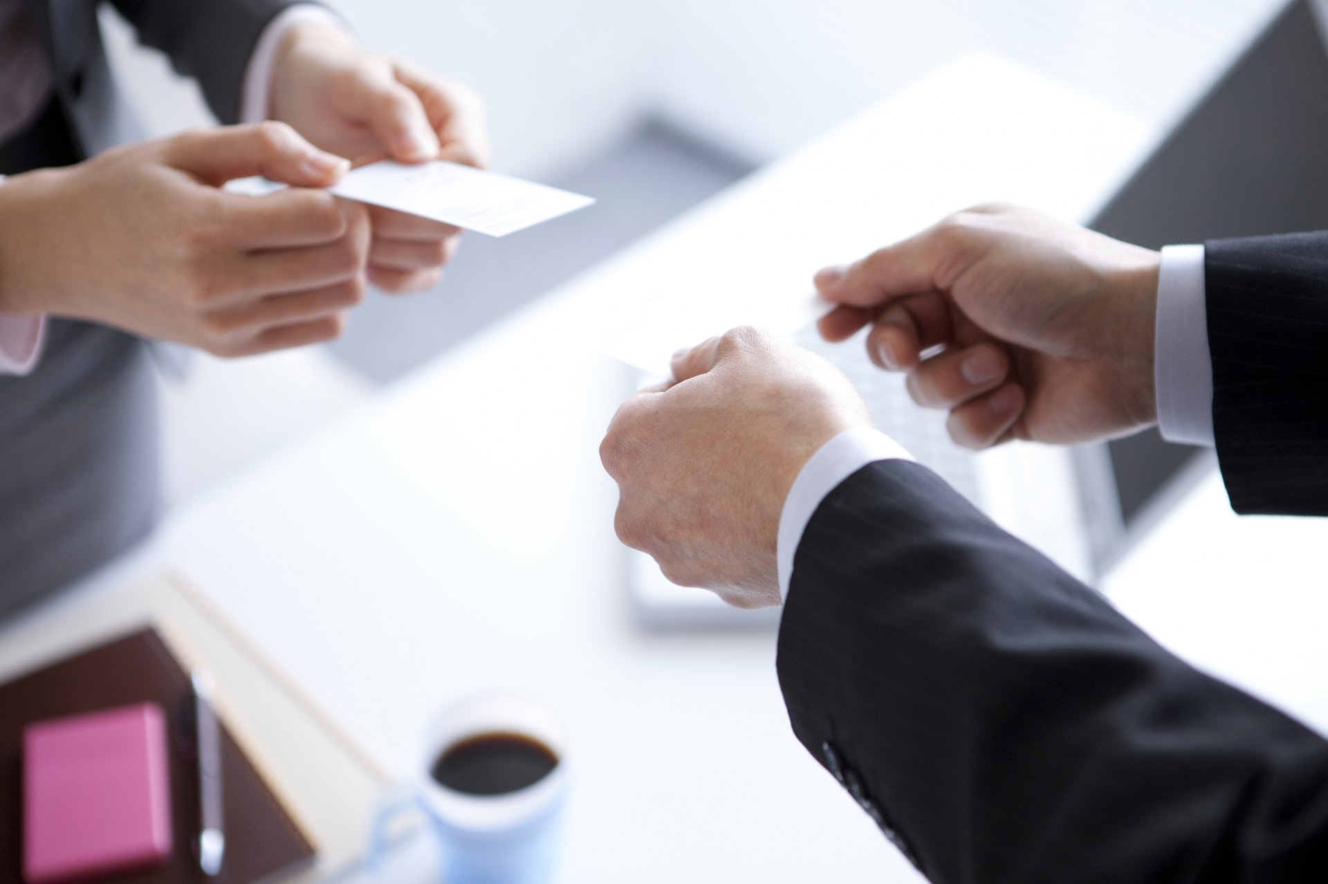 職場技巧 一次過10張 自動整理通訊錄三大必用卡片管理工具 香港01 職場