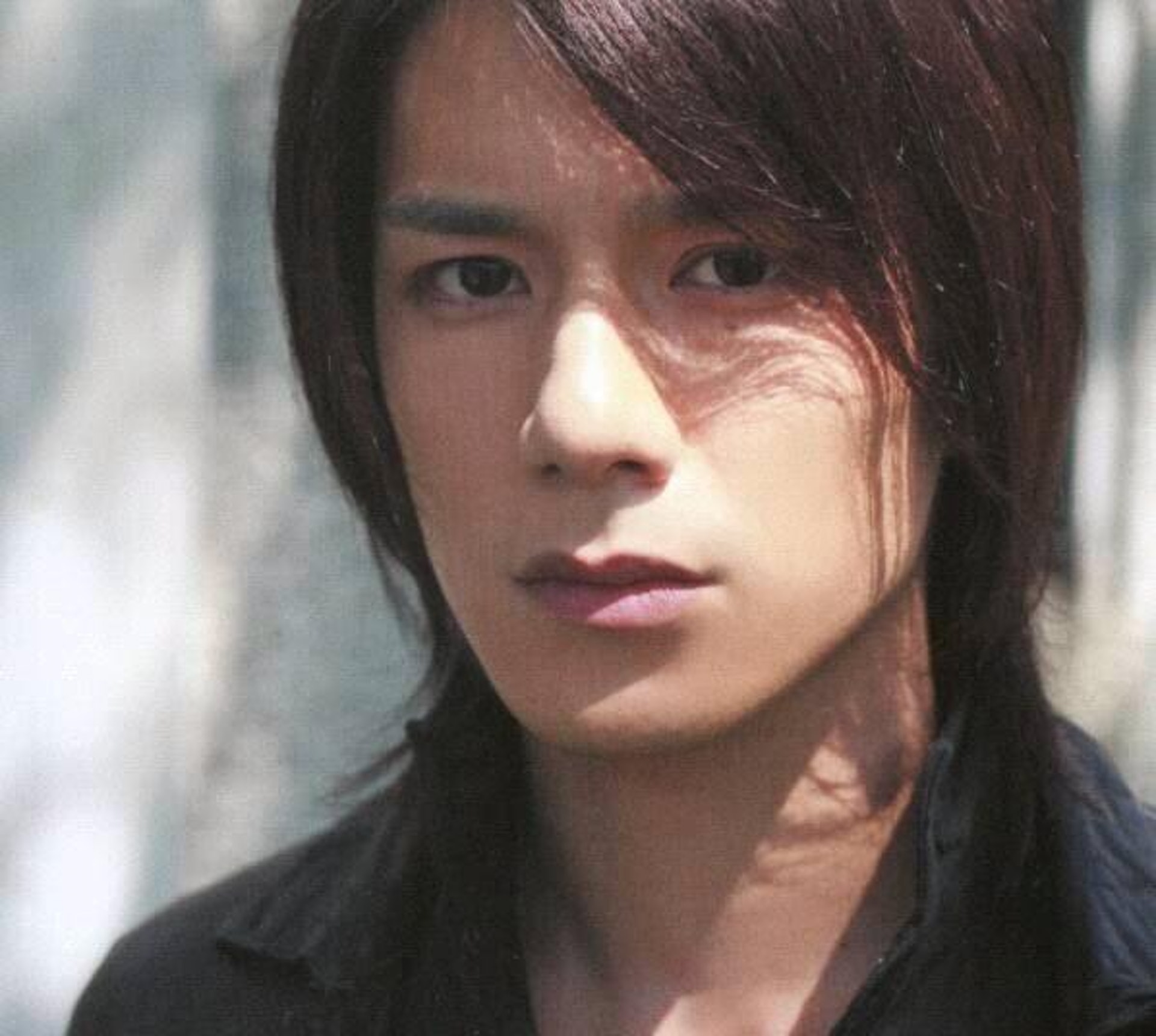 瀧澤秀明年僅13歲就出道,現今36歲已入行23年,擁有各方面的演出經驗,近年更為自己的舞台劇擔任導演。(網上圖片) 瀧澤秀明年僅13歲就出道,現今36歲已入行23年,擁有各方面的演出經驗,近年更為自己的舞台劇擔任導演。(網上圖片)