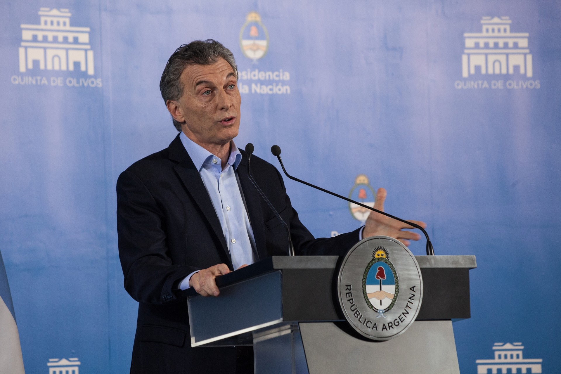 阿根廷披索突插近8% 創歷史新低