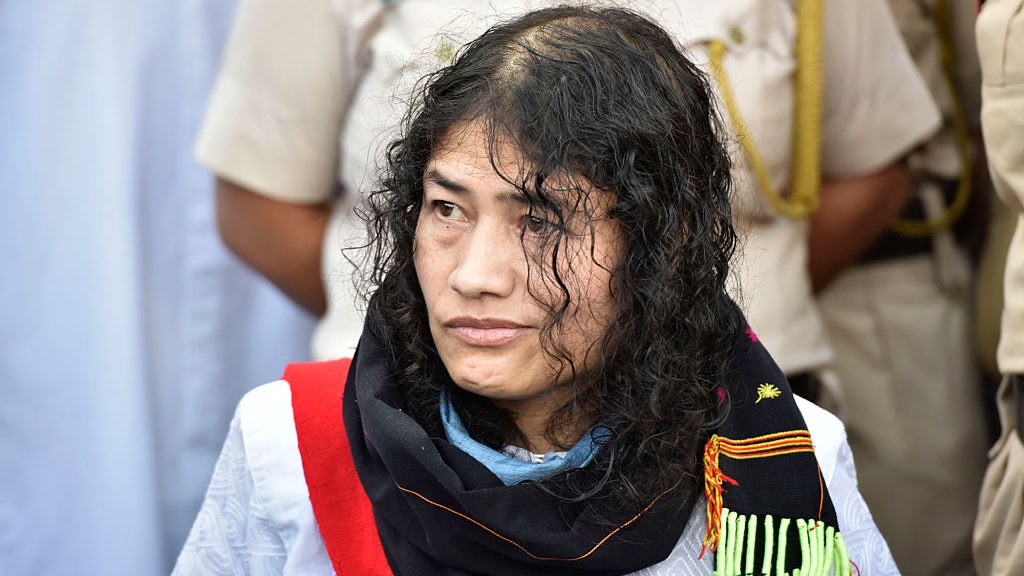 印度「鐵娘子」結束16年絕食抗爭 宣布參選從政爭取民主 印度「鐵娘子」結束16年絕食抗爭 宣布參選從政爭取民主