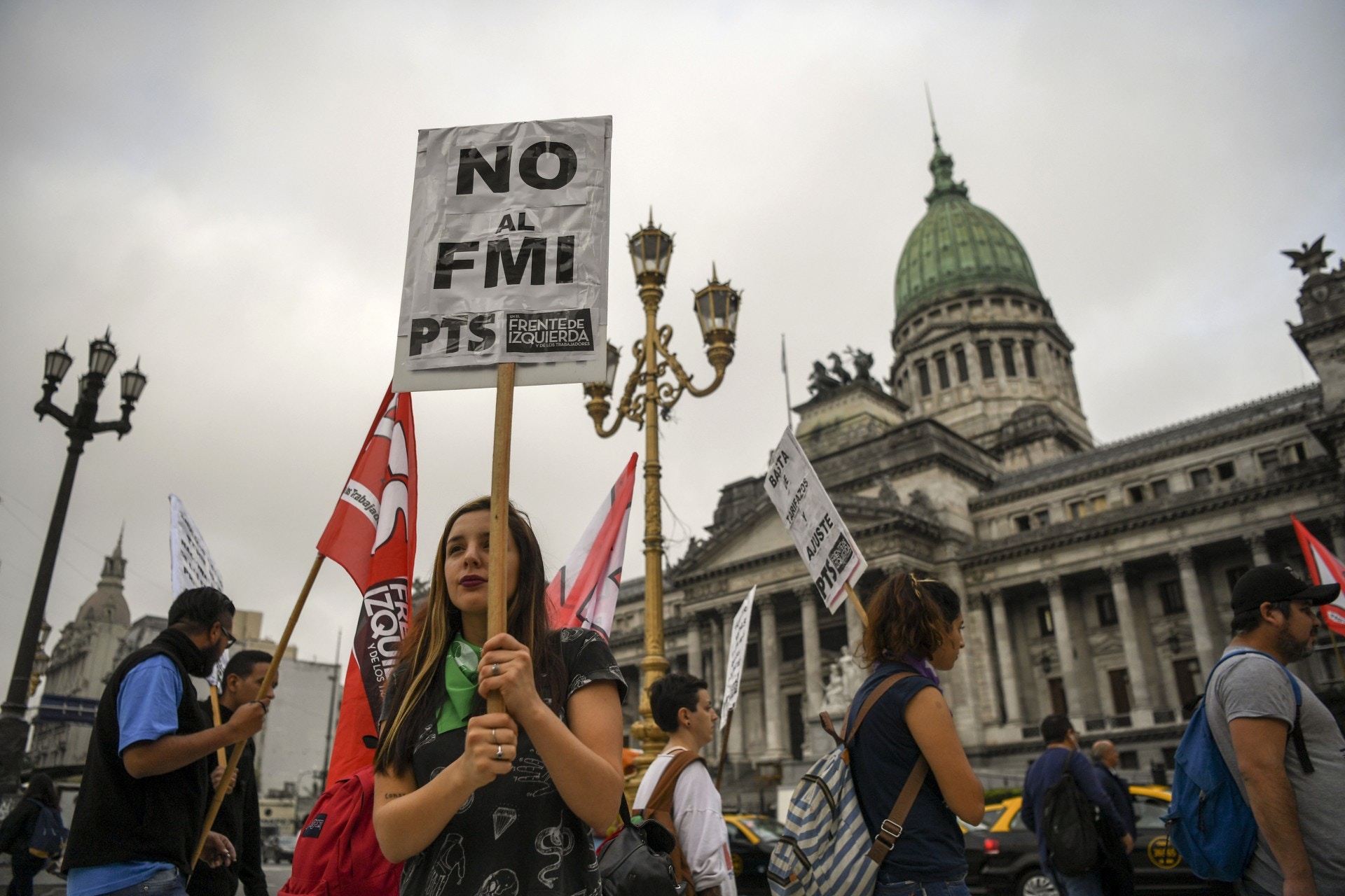 新聞背後】阿根廷逃出債務危機後管治無方又走回頭路