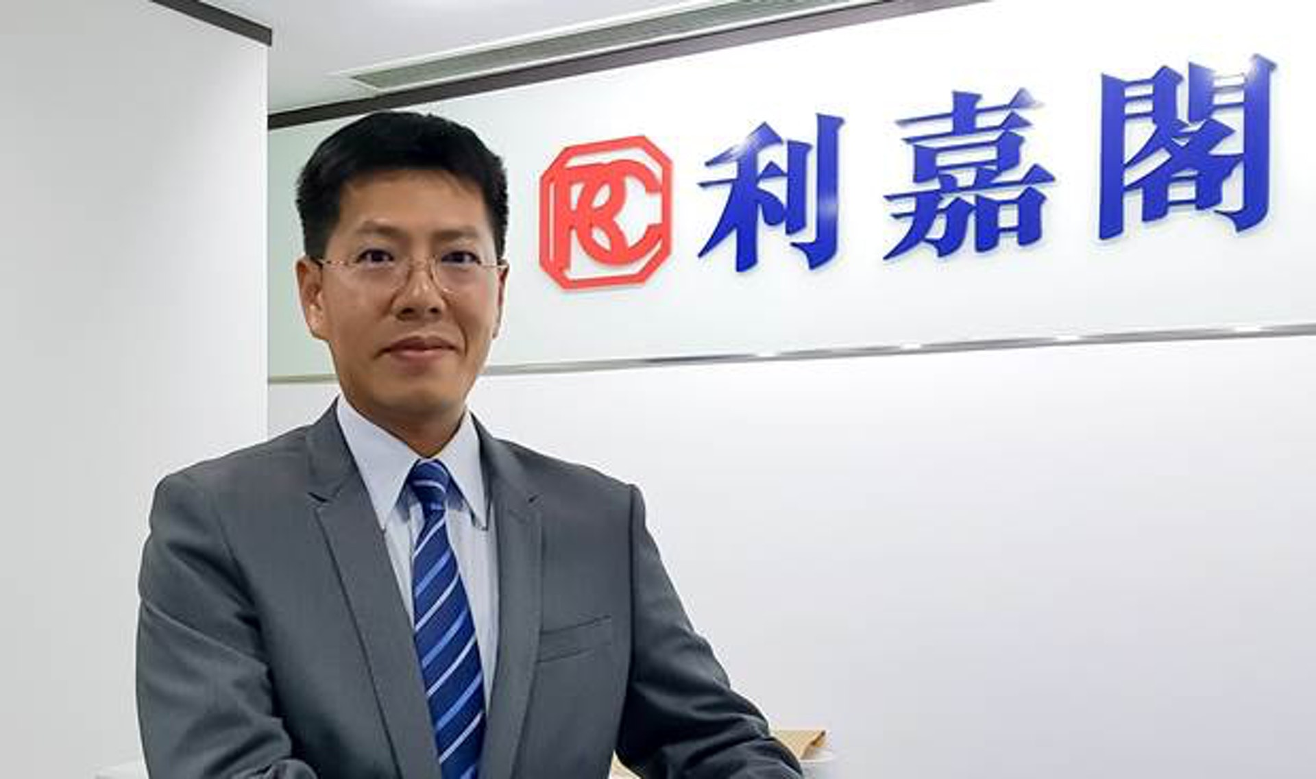 陳海潮指出,在缺乏利好因素下,適逢本地銀行之後有機會跟隨美國加息,全年樓價恐難扭轉微跌的格局。 陳海潮指出,在缺乏利好因素下,適逢本地銀行之後有機會跟隨美國加息,全年樓價恐難扭轉微跌的格局。