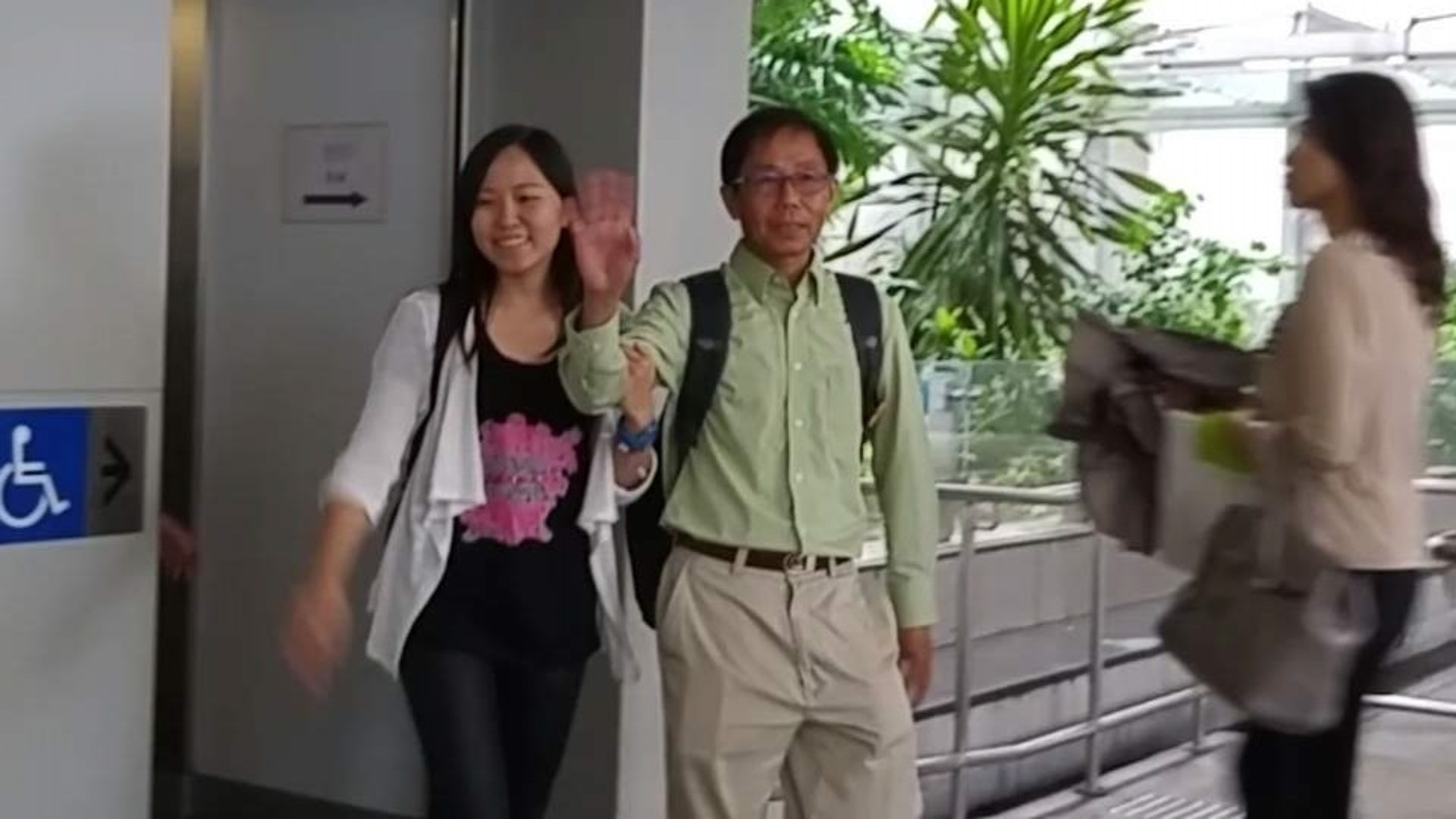 上訴人劉鎮海(中)違商品說明條例上訴駁回。(陳雯慧攝) 上訴人劉鎮海(中)違商品說明條例上訴駁回。(陳雯慧攝)
