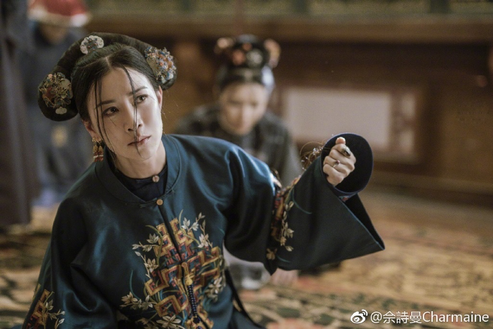 阿佘在大結局斷髮的一幕令人印象深刻,不少觀眾還和她一齊流淚,表演的張力和感染力相當強。(微博圖片) 阿佘在大結局斷髮的一幕令人印象深刻,不少觀眾還和她一齊流淚,表演的張力和感染力相當強。(微博圖片)