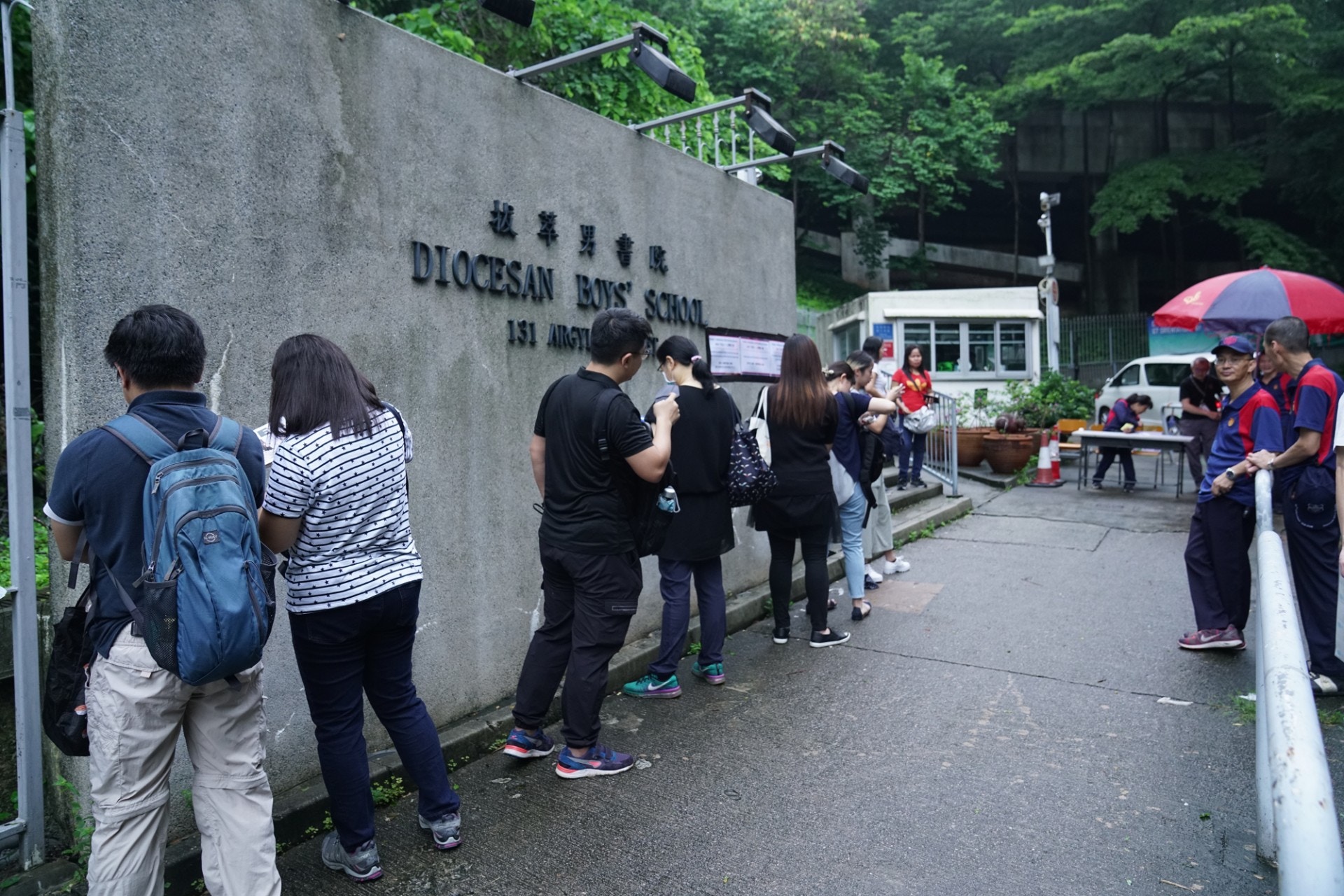 男拔小六級學生及教職員須接受強制檢測。（資料圖片）