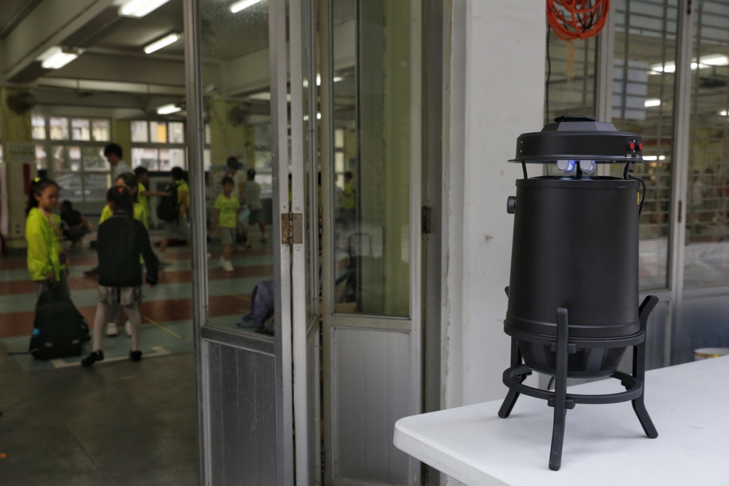 放置在戶外、較多蚊子出沒的「後花園」。 放置在戶外、較多蚊子出沒的「後花園」。