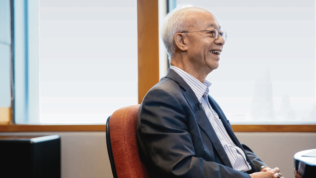 卸任房協主席 鄔滿海嘆回歸後停造地傷害大 最滿意長者安居樂 卸任房協主席 鄔滿海嘆回歸後停造地傷害大 最滿意長者安居樂