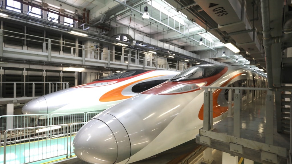 直通車升級高鐵後首班列車將於本月15日起開通，逢周五至周一來往西九龍站至上海虹橋站及北京西站，行車時間比直通車縮短一半。(資料圖片)