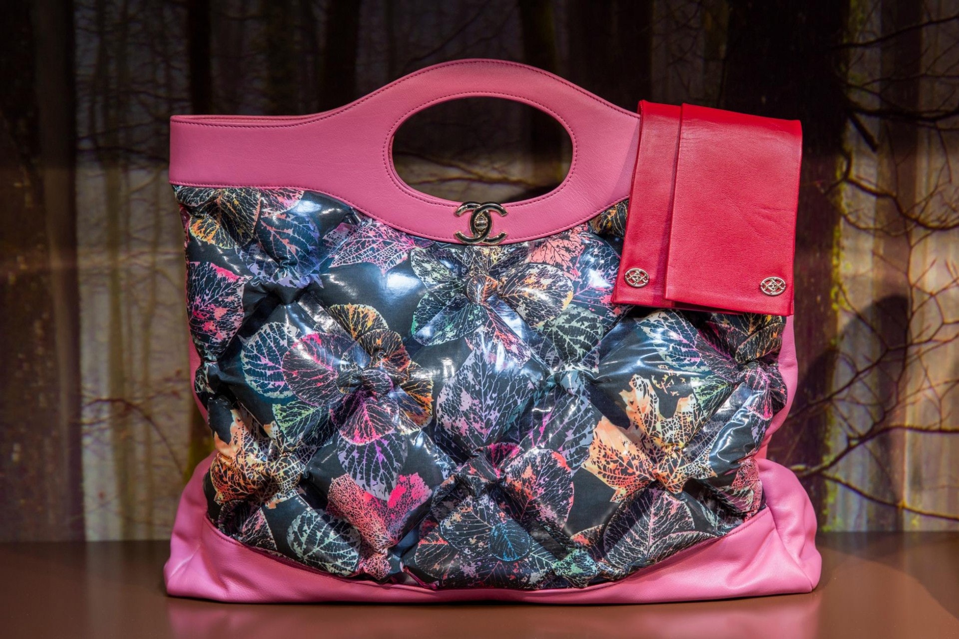 大尺寸的CHANEL 31手袋。 大尺寸的CHANEL 31手袋。