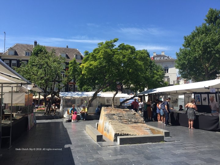  林布蘭廣場假日藝術露天市集（aromaxmeisje 攝）