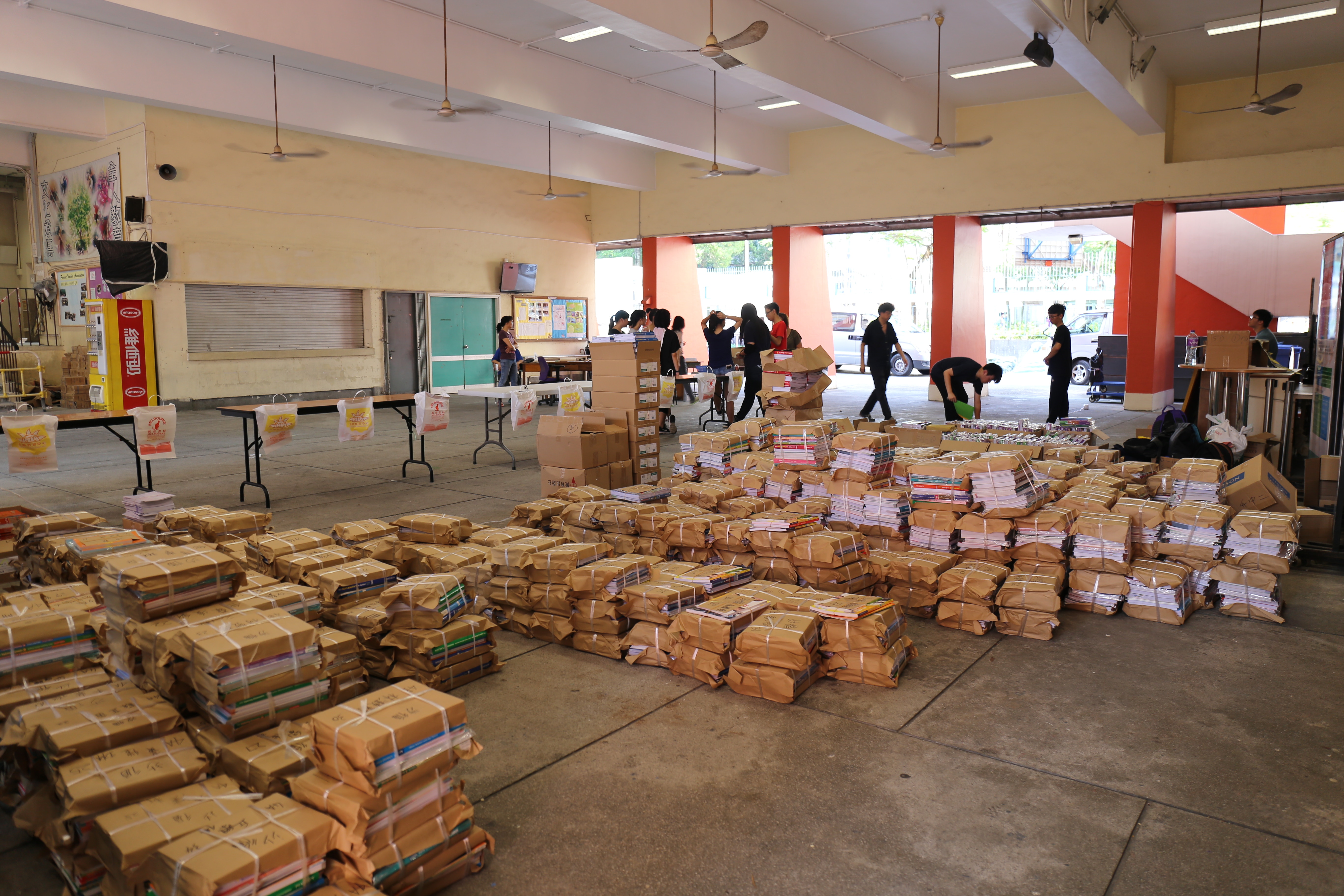 30年前首創「一站式」包裹派送教科書　老牌書局難敵大書店