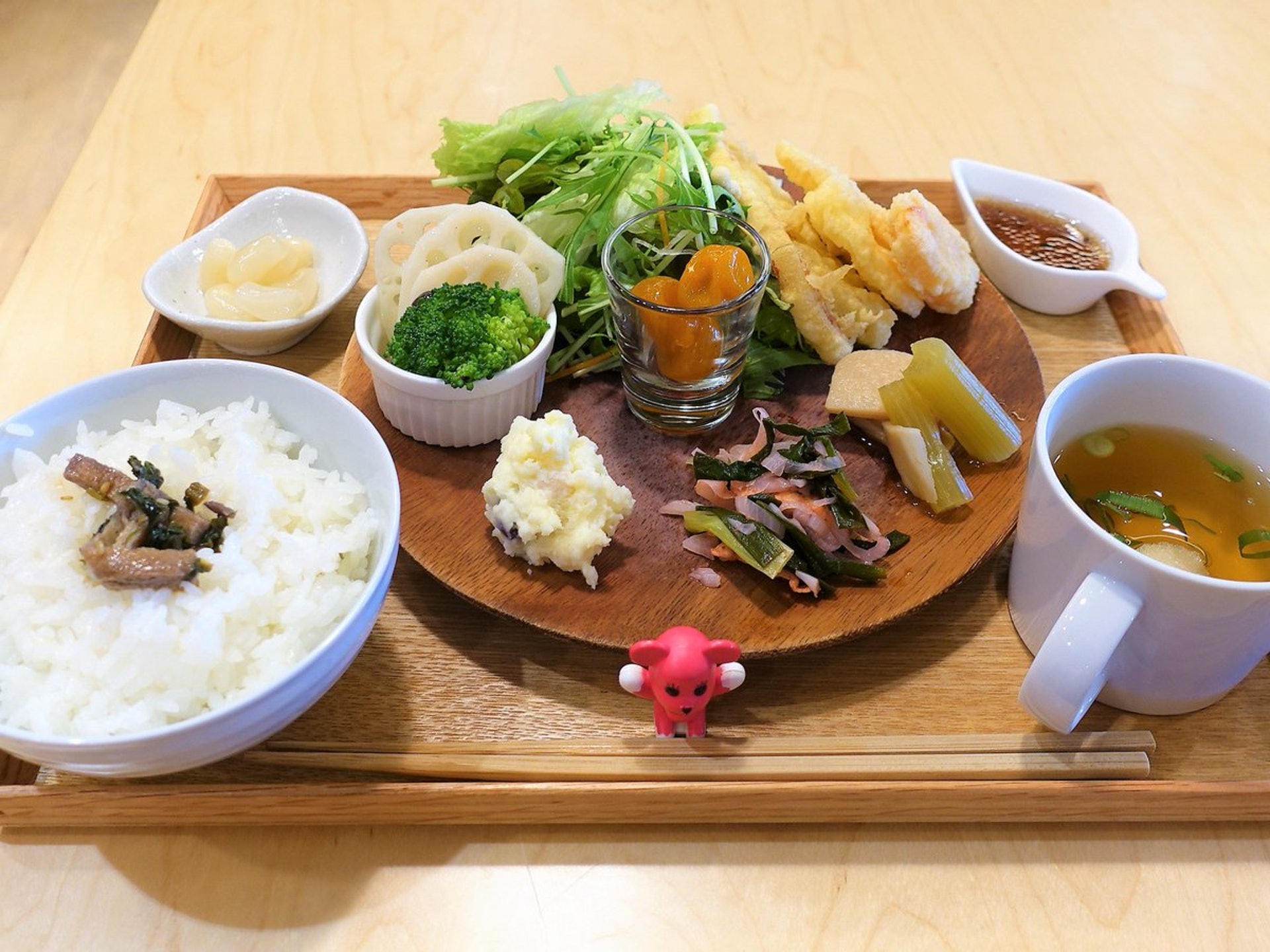 OAK CAFÉ的食物賣相相當精美,並有營養師駐場。(圖片出處:pinkomomo45 Twitter)