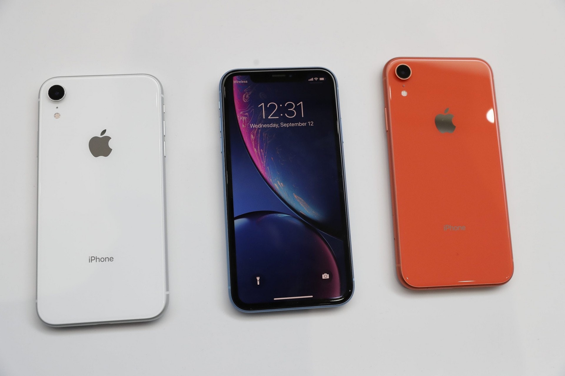 iPhone XS Max及iPhoneXR具備雙卡雙待功能,迎合中國市場需求。(視覺中國) iPhone XS Max及iPhoneXR具備雙卡雙待功能,迎合中國市場需求。(視覺中國)
