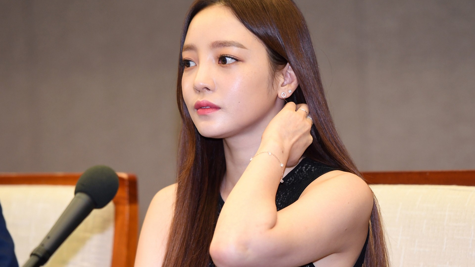 具荷拉 前kara被毆打全身瘀傷曝光 男友威脅 毀掉你的演藝人生