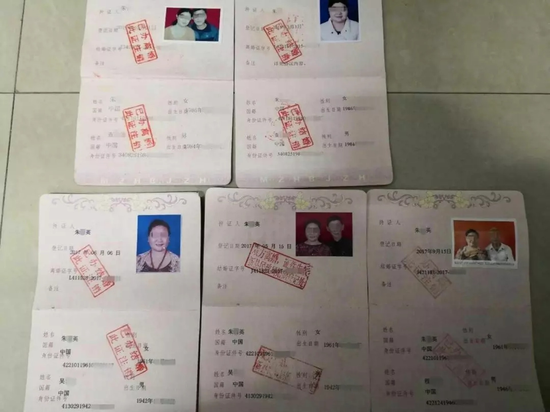 母女輪番上陣騙婚詐取禮金逾57萬元,專瞄殘疾人士、農村男及窮漢。(長江日報) 母女輪番上陣騙婚詐取禮金逾57萬元,專瞄殘疾人士、農村男及窮漢。(長江日報)
