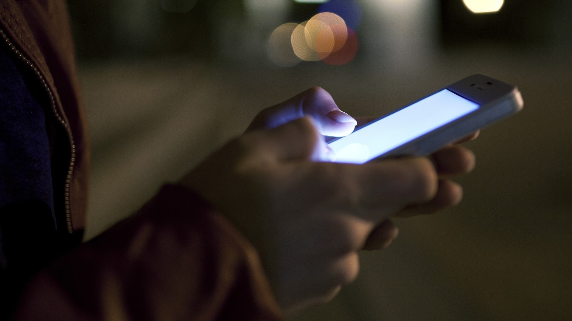短訊發送人登記制12.28推出 獲認證電訊商短訊名稱前有「#」號 短訊發送人登記制12.28推出 獲認證電訊商短訊名稱前有「#」號