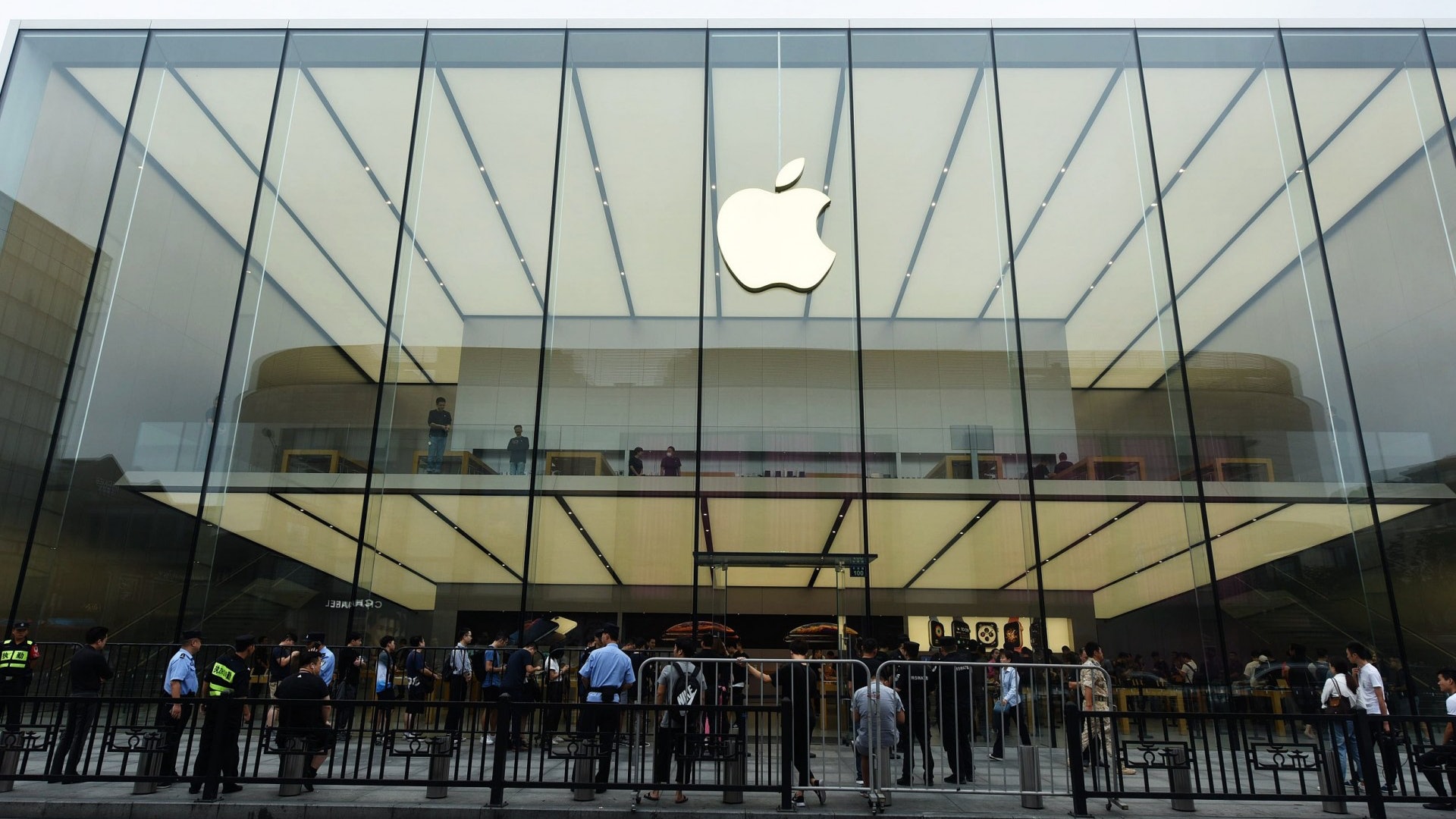 【風光不再】iPhone XS內地同日開售 黃牛無影僅得零星果粉排隊 【風光不再】iPhone XS內地同日開售 黃牛無影僅得零星果粉排隊