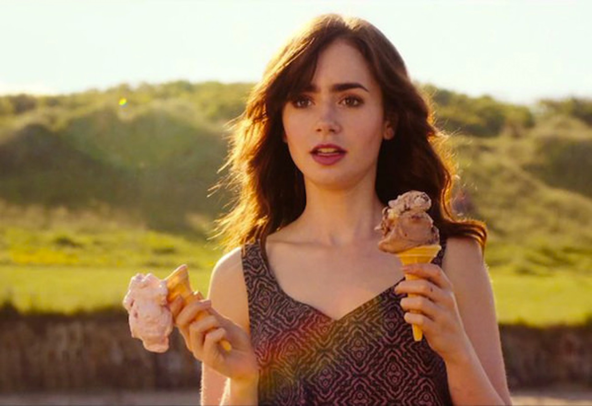 (《Love, Rosie》劇照) (《Love, Rosie》劇照)