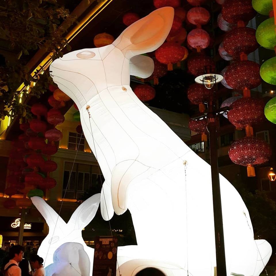 場內有10隻巨型發光月兔。(Facebook:Aubrey So) 場內有10隻巨型發光月兔。(Facebook:Aubrey So)