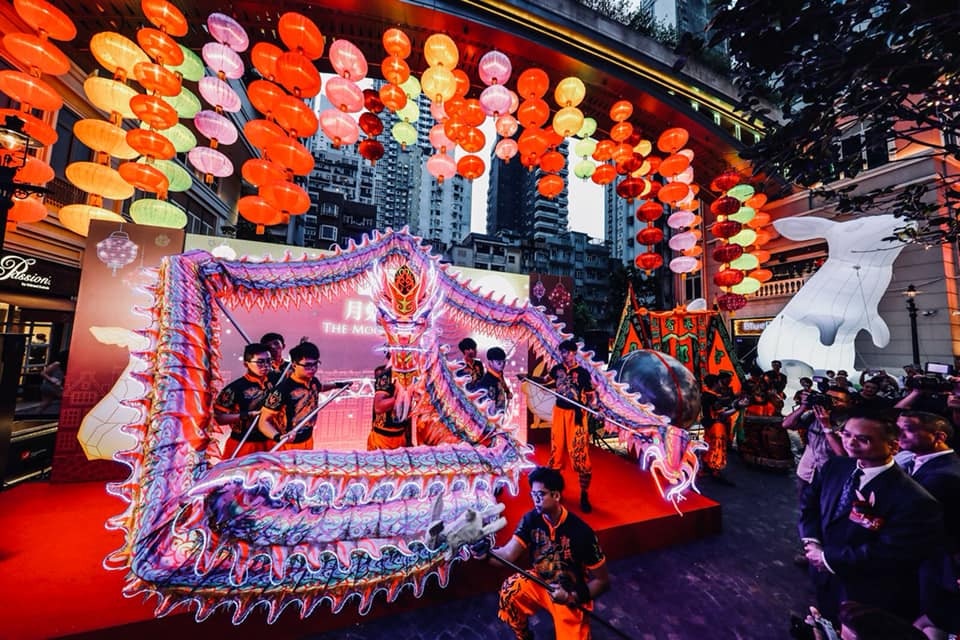 於23日至25日的晚上8時半至9時半,場內將有LED 火龍鼓舞表演。(Facebook:Angie Chung) 於23日至25日的晚上8時半至9時半,場內將有LED 火龍鼓舞表演。(Facebook:Angie Chung)