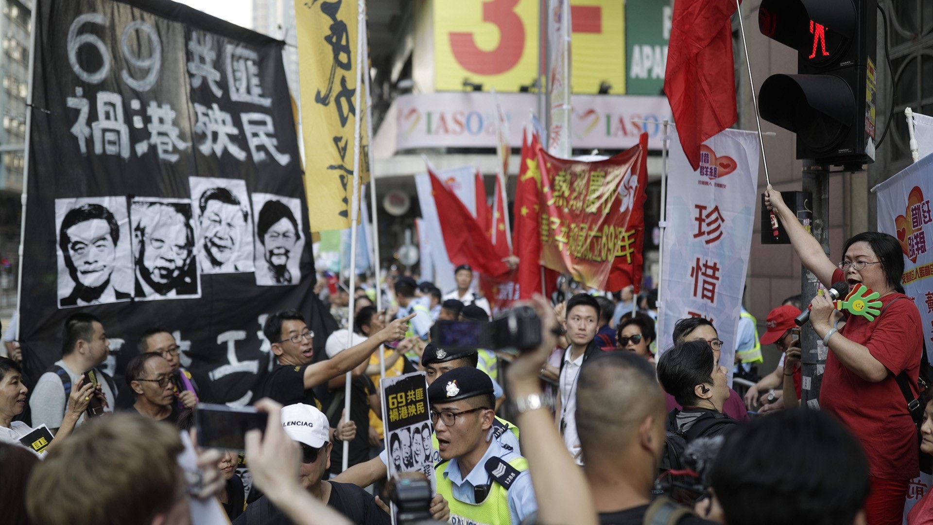 【十一.圖輯】國慶日多個團體示威 陣營衝突爆發罵戰 【十一.圖輯】國慶日多個團體示威 陣營衝突爆發罵戰