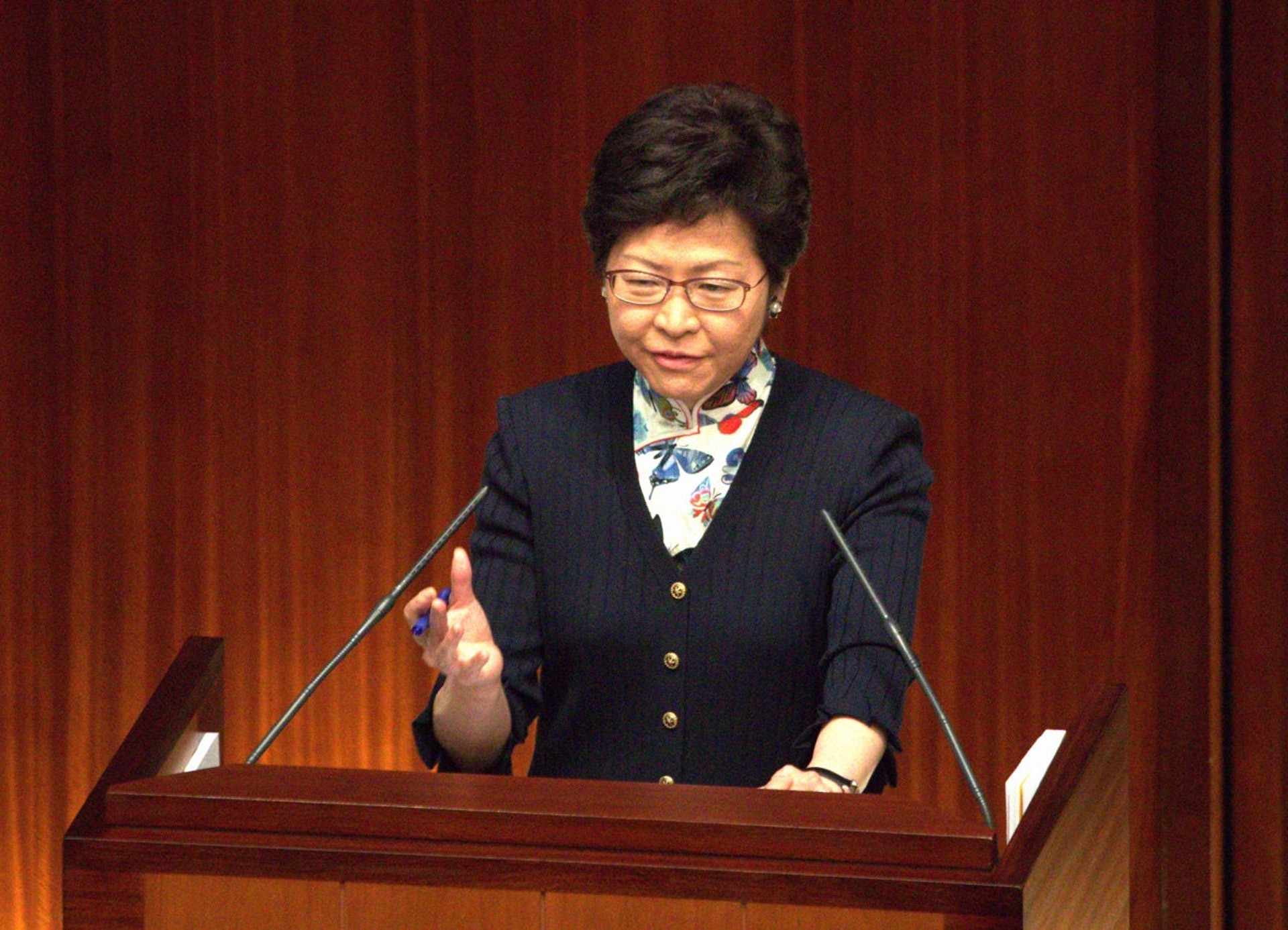 消息指林鄭月娥將於新一份施政報告建議全面取消強積金對沖機制。(資料圖片) 消息指林鄭月娥將於新一份施政報告建議全面取消強積金對沖機制。(資料圖片)