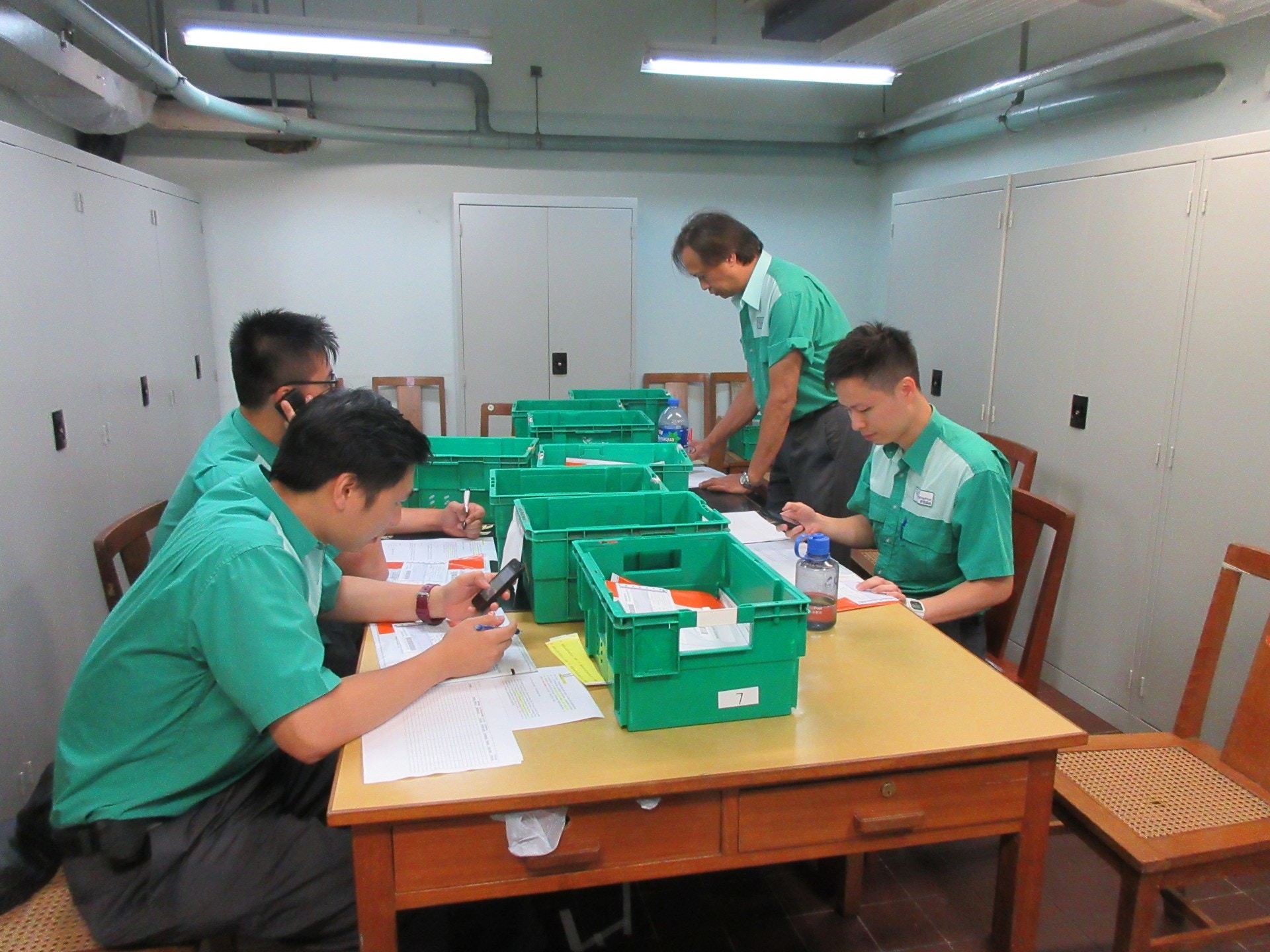 公務員事務局刊登招聘廣告聘請郵差，起薪點逾1.5萬元，頂薪點更高達2.7萬多元。（資料圖片／郵政提供圖片）