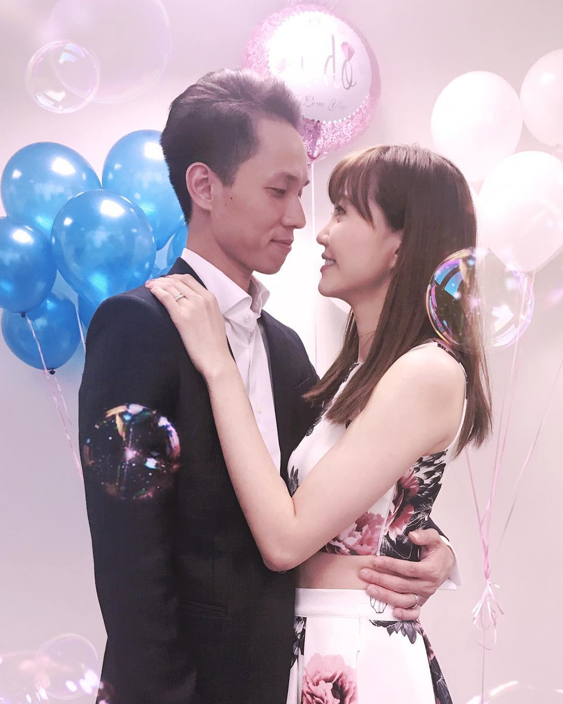 去年10月10號吳若希同ALEX,正式簽紙註冊結婚。(吳若希IG) 去年10月10號吳若希同ALEX,正式簽紙註冊結婚。(吳若希IG)