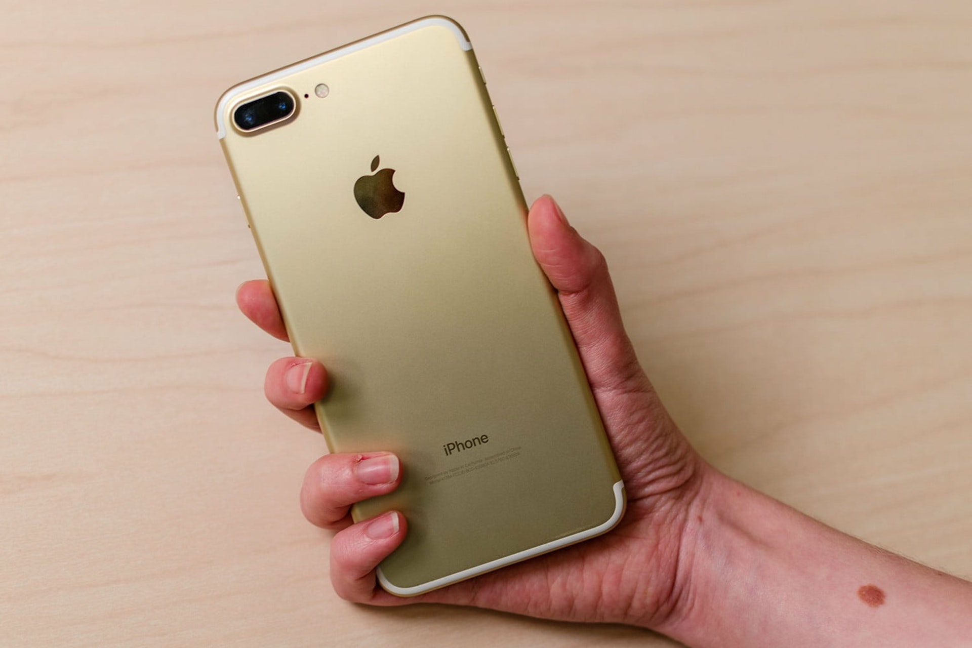 現在蘋果官網最舊的型號,應該是 iPhone 7 了 現在蘋果官網最舊的型號,應該是 iPhone 7 了