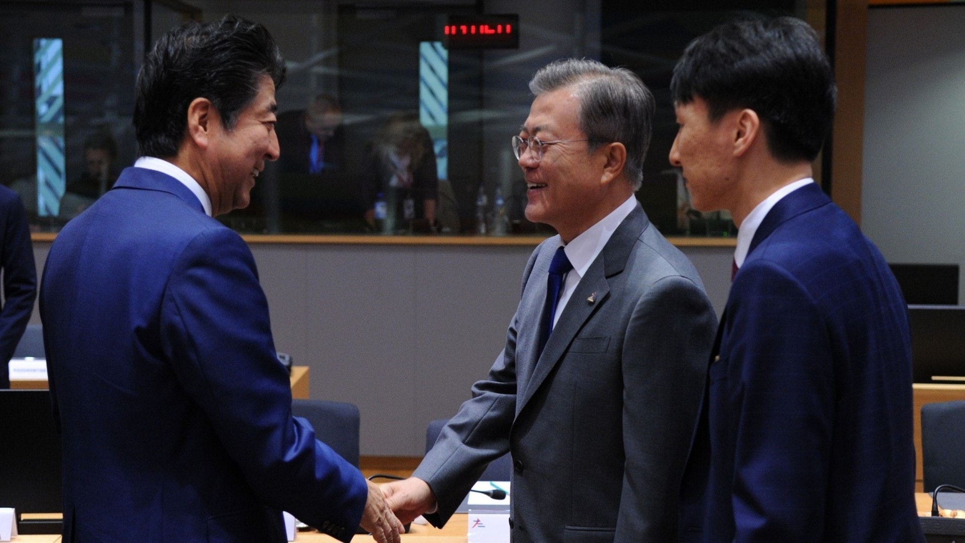 亞歐會議 安倍不點名批中國宣揚高質素貿易 文在寅推銷半島和平 亞歐會議 安倍不點名批中國宣揚高質素貿易 文在寅推銷半島和平