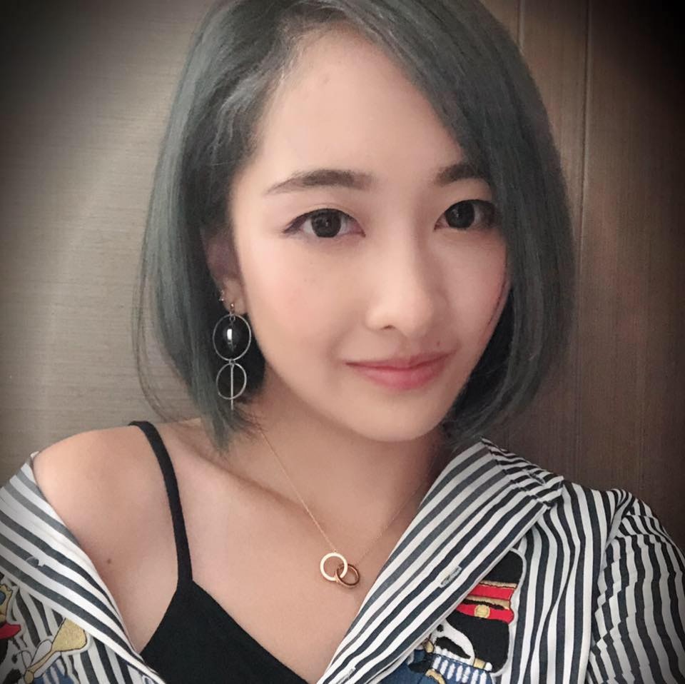 藝人安采妮主演的香港首部動保電影《毛俠》近日上映,她本身也是愛狗之人。(fb「安采妮CharlieOn」照片) 藝人安采妮主演的香港首部動保電影《毛俠》近日上映,她本身也是愛狗之人。(fb「安采妮CharlieOn」照片)