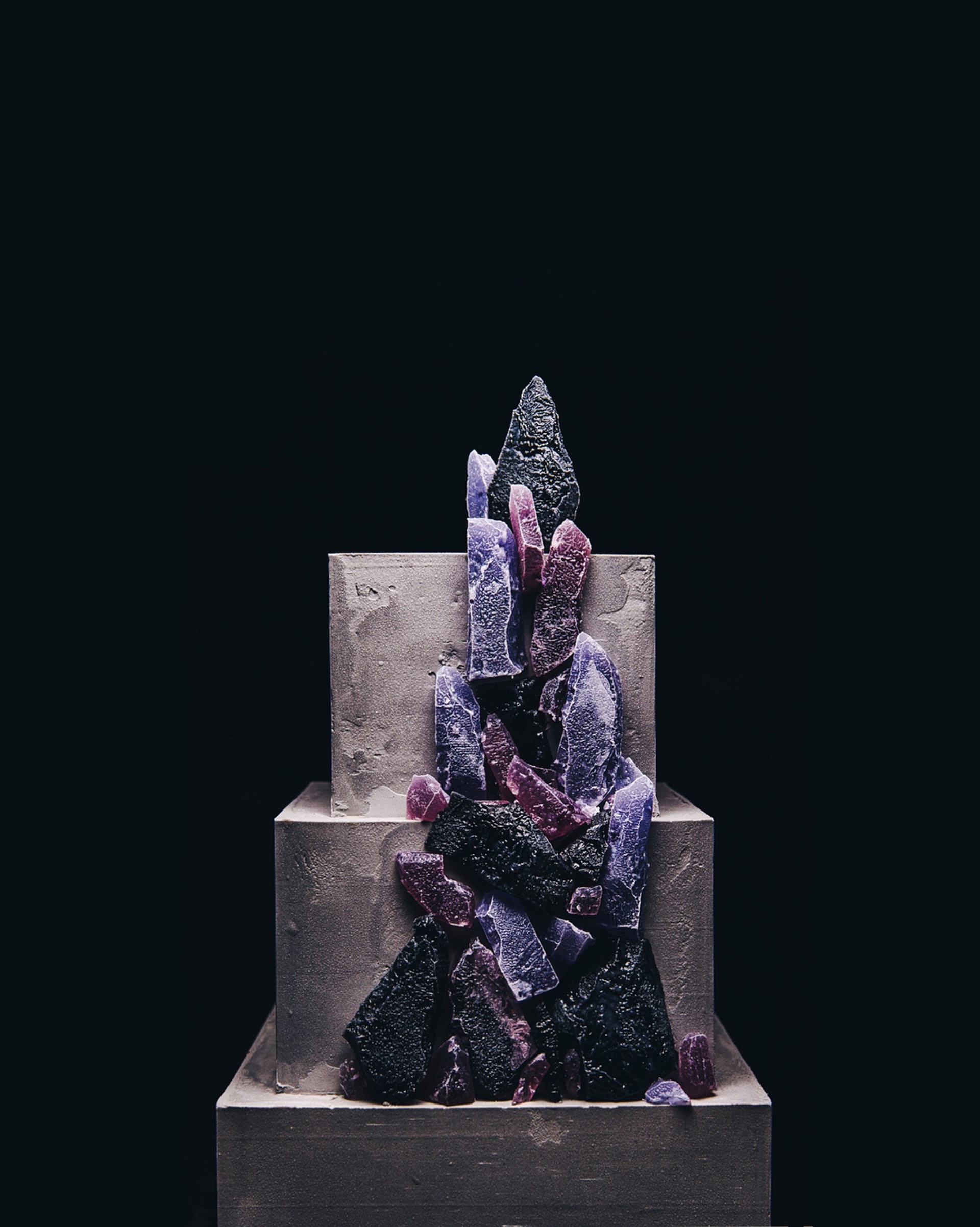 在蛋糕表面加上如岩石般的設計。（圖片來源：tortikannuchka @ instagram）