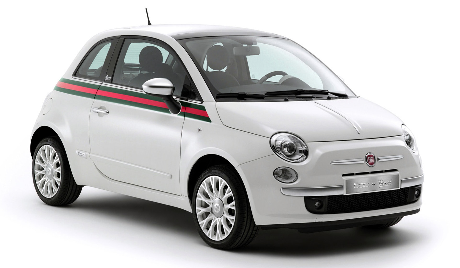 Fiat 500 慶祝首次推出電動版聯乘bvlgari華麗轉身 Fiat 500 慶祝首次推出電動版聯乘bvlgari華麗轉身